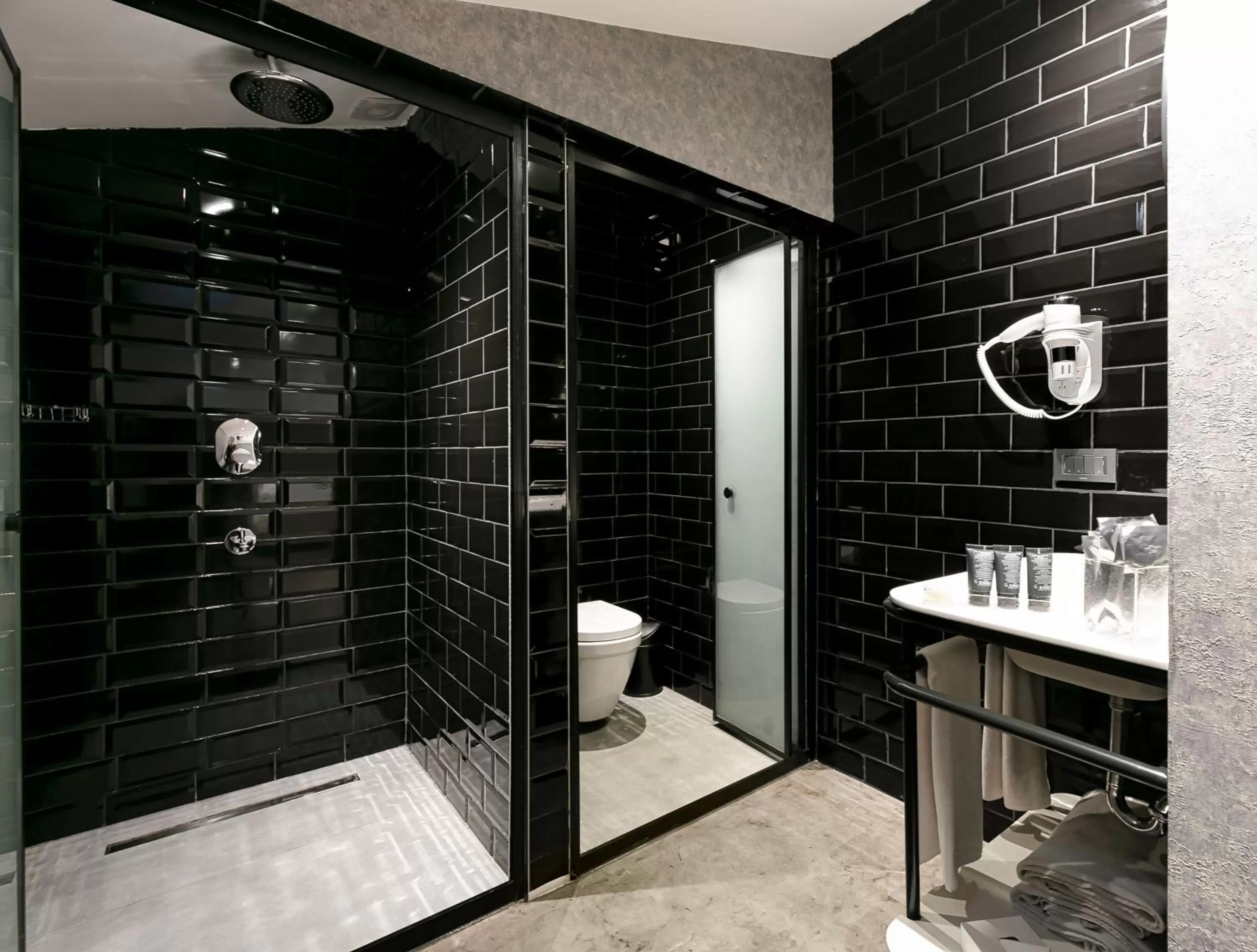 Shower in Avantgarde Urban Sisli