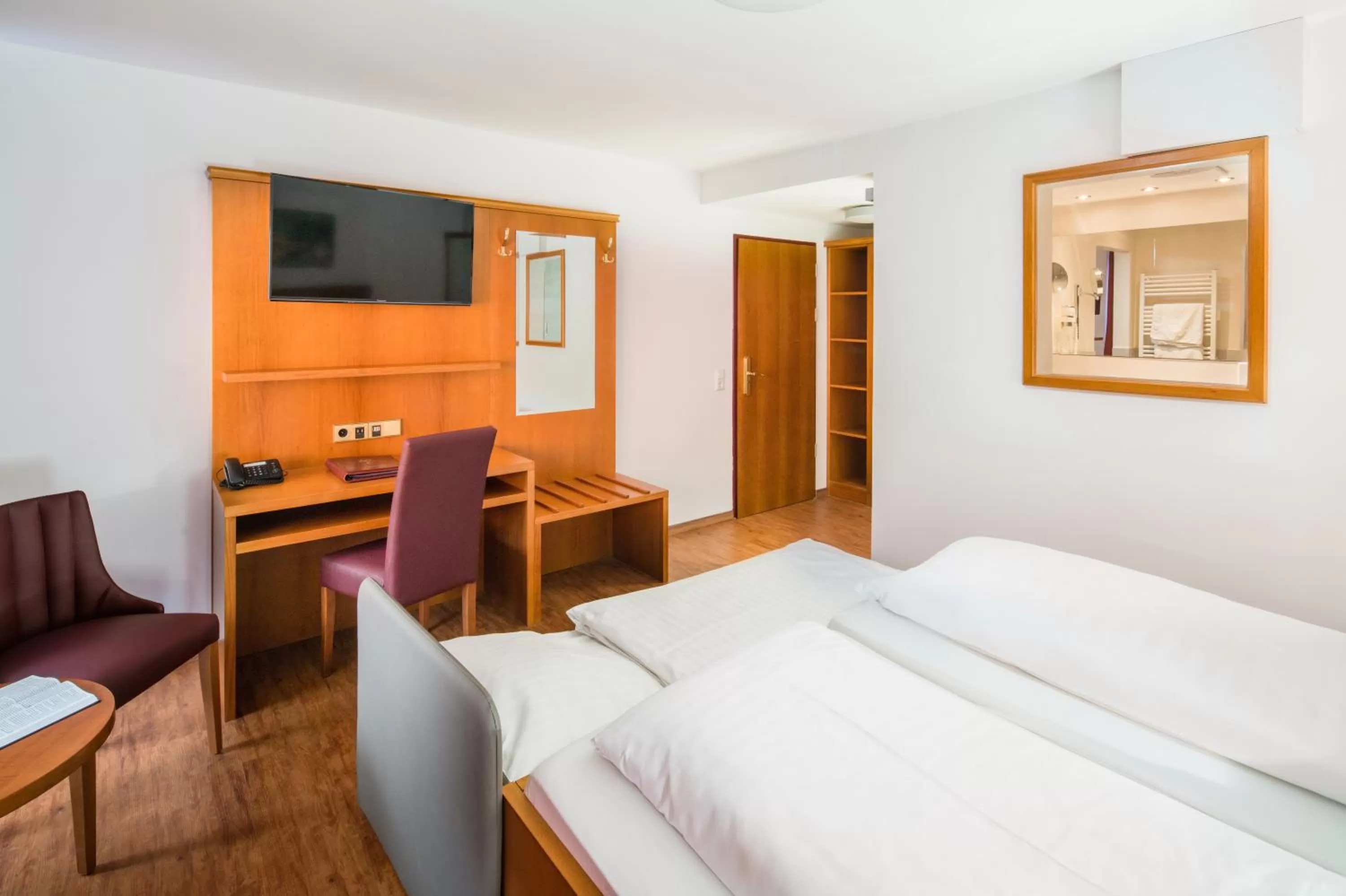 Photo of the whole room, Bed in Hotel-Restaurant Ochsen