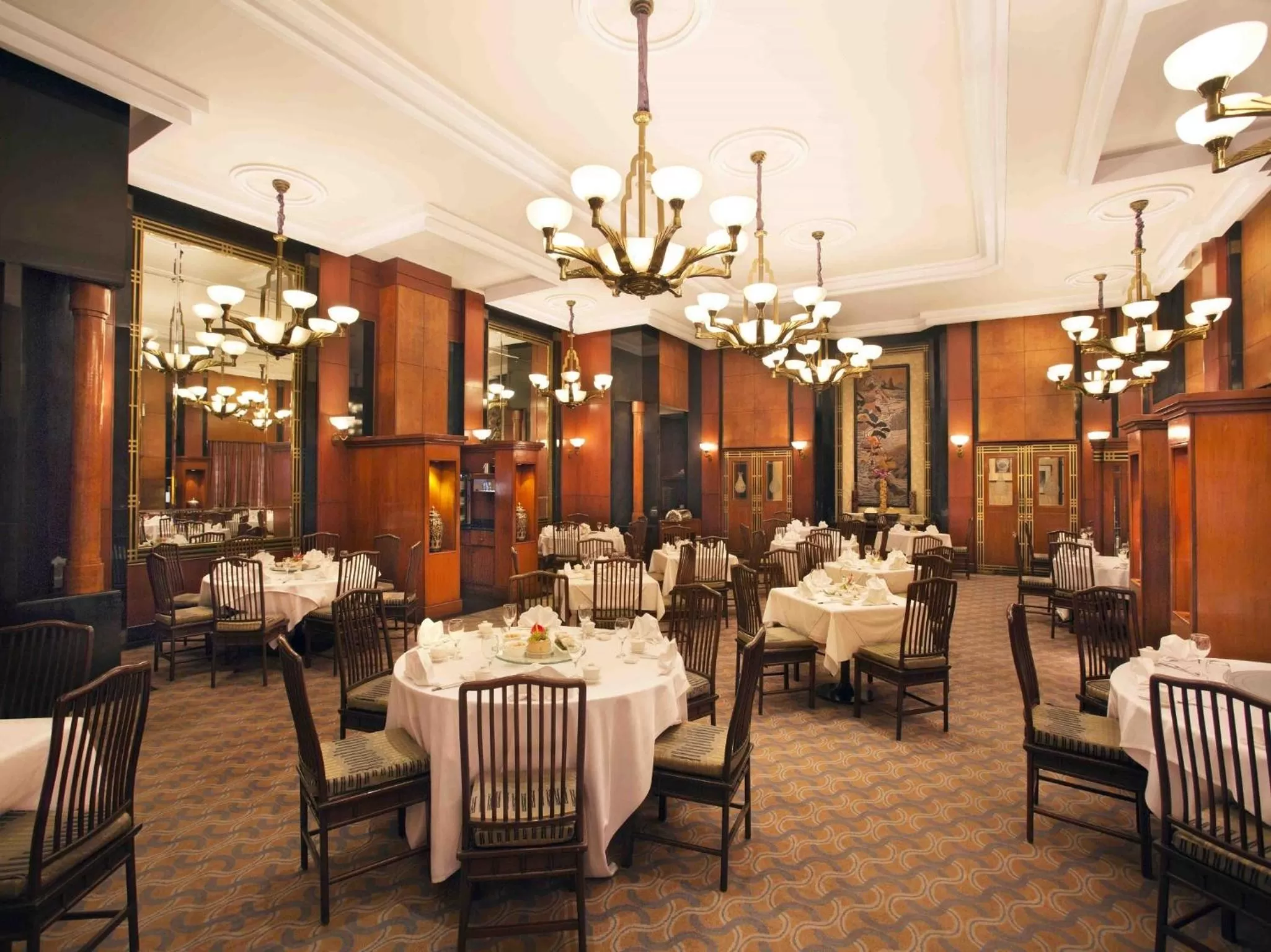 Restaurant/places to eat in Eros Hotel New Delhi, Nehru Place