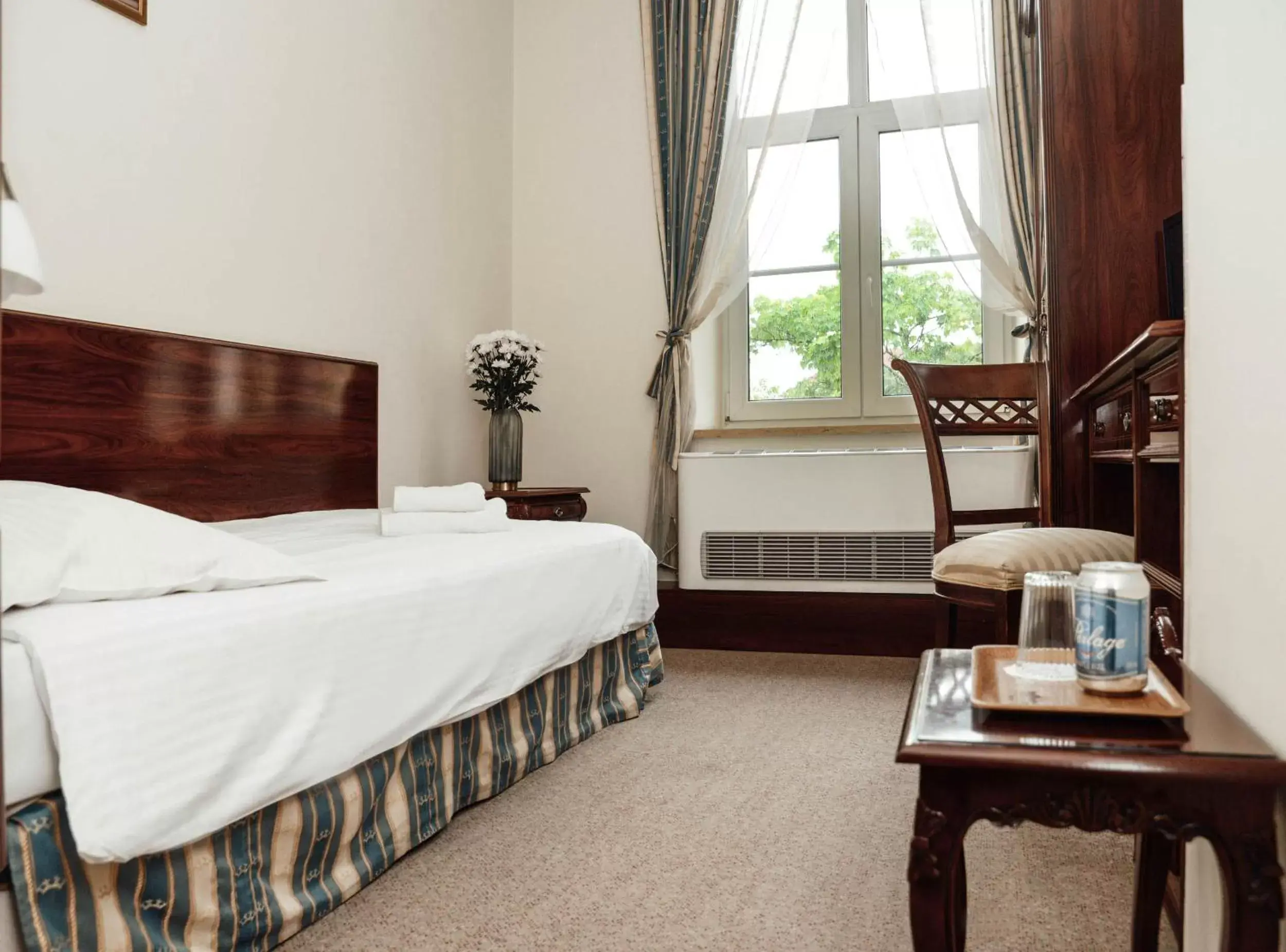 Single Room in Old Time Hotel Single Room in Old Time Hotel