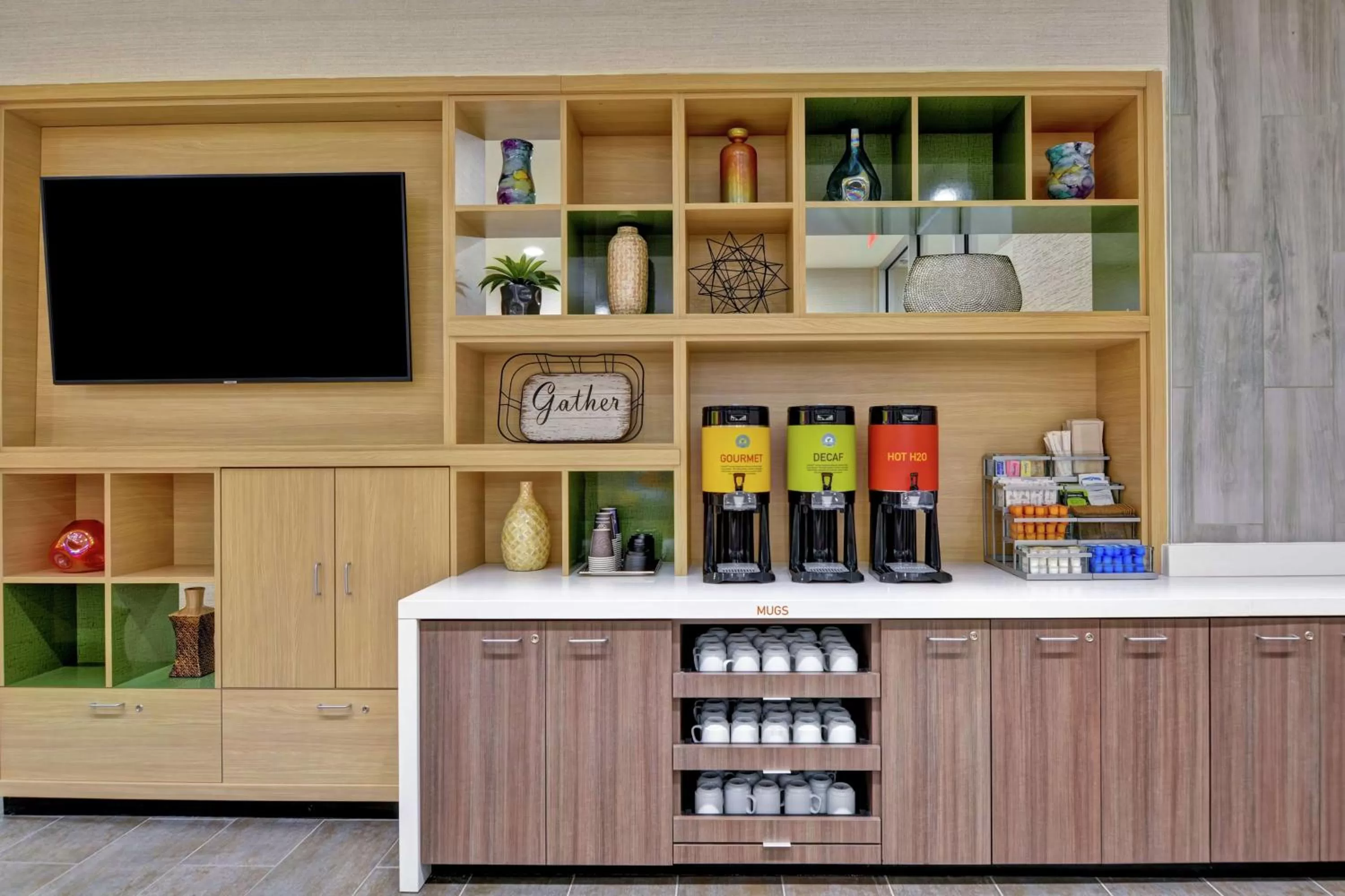 Dining area in Home2 Suites By Hilton Charlotte Piper Glen