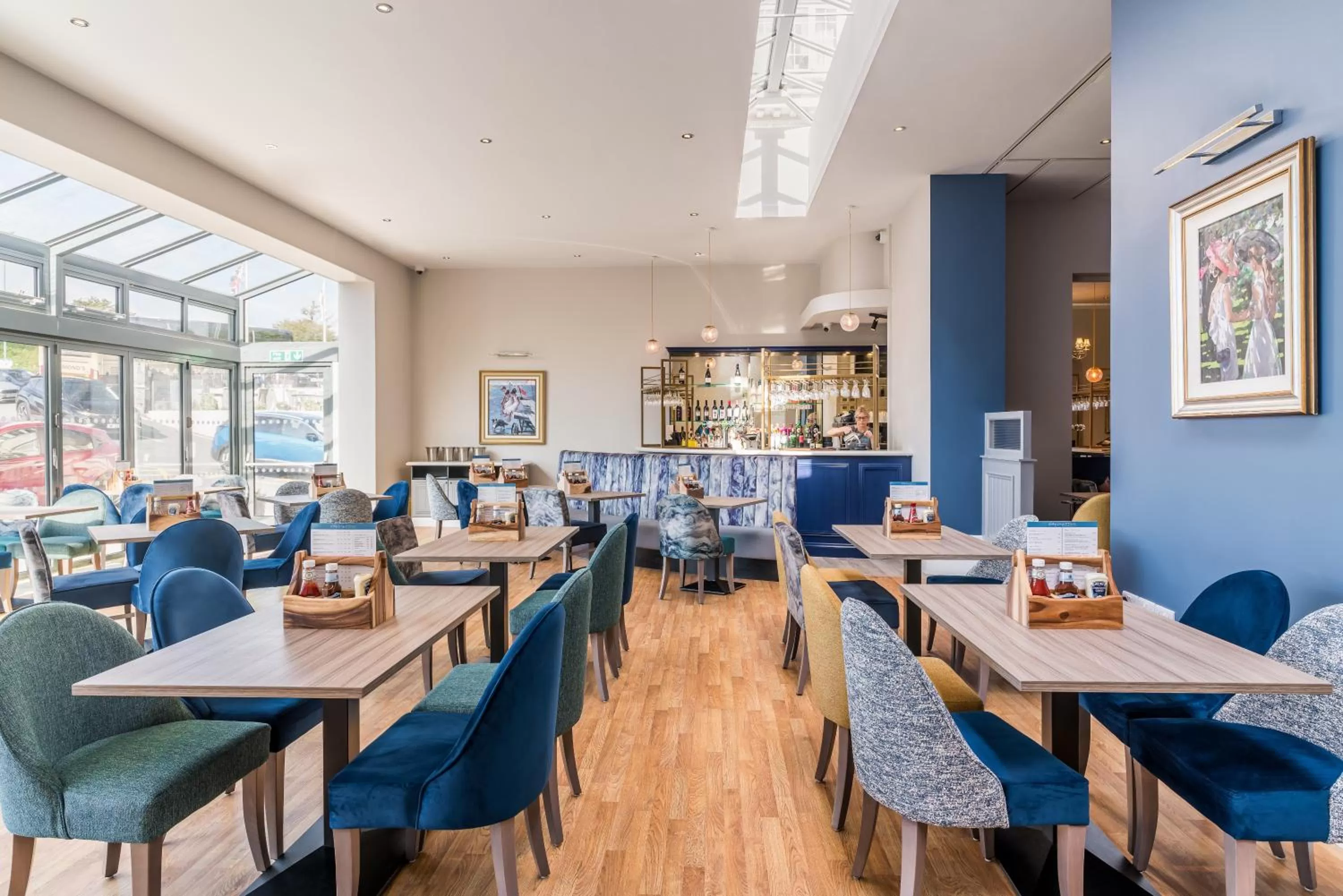 Lounge or bar in The Headland Hotel & Spa