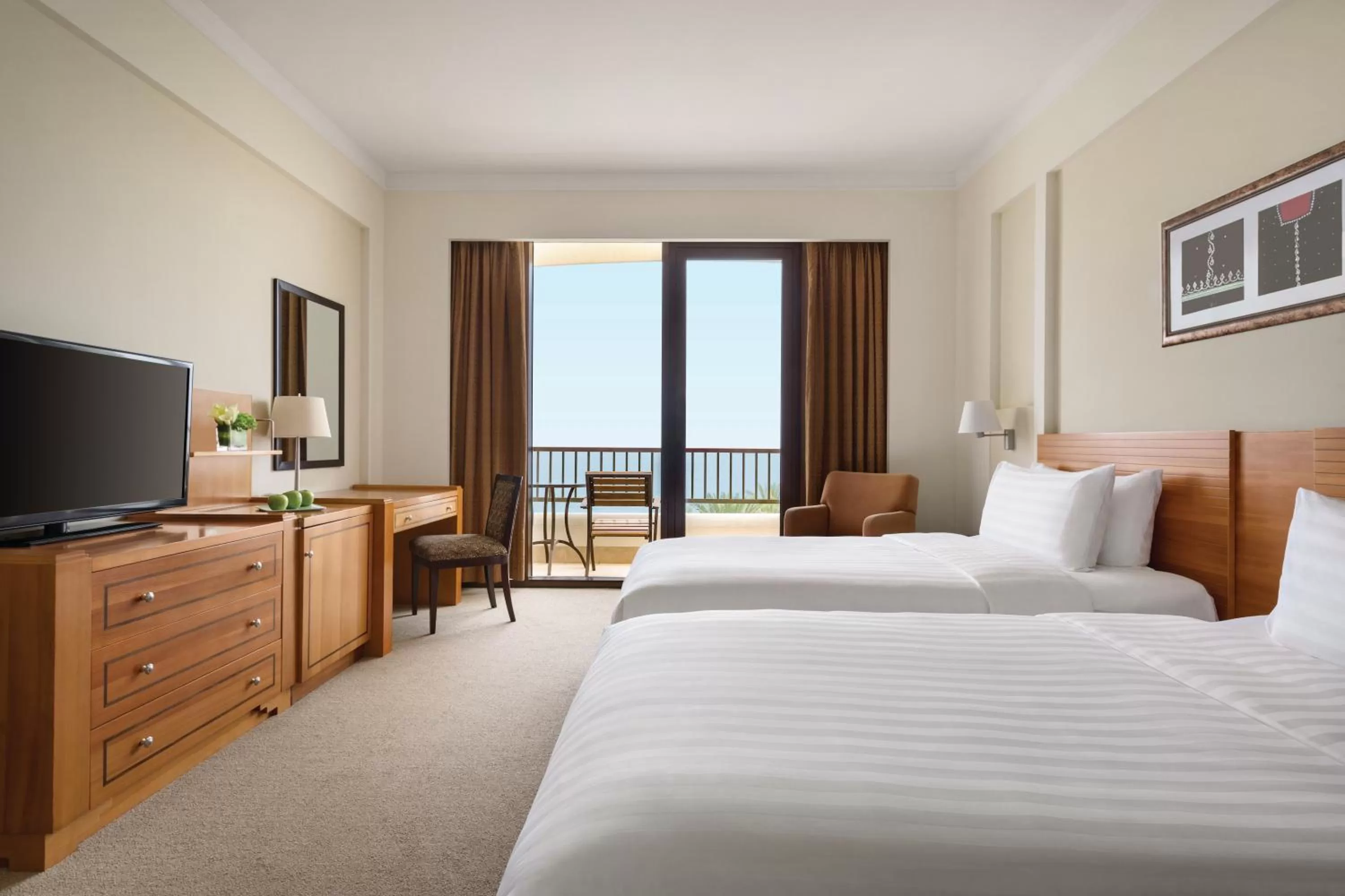 Photo of the whole room, Bed in Shangri-La Barr Al Jissah, Muscat