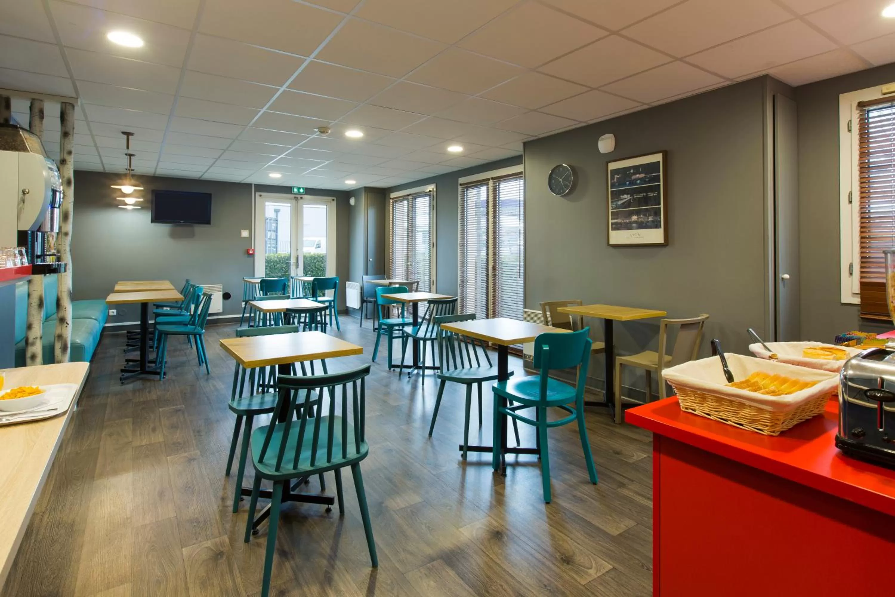 Breakfast in HOTEL F1 Lyon Genay Massieux