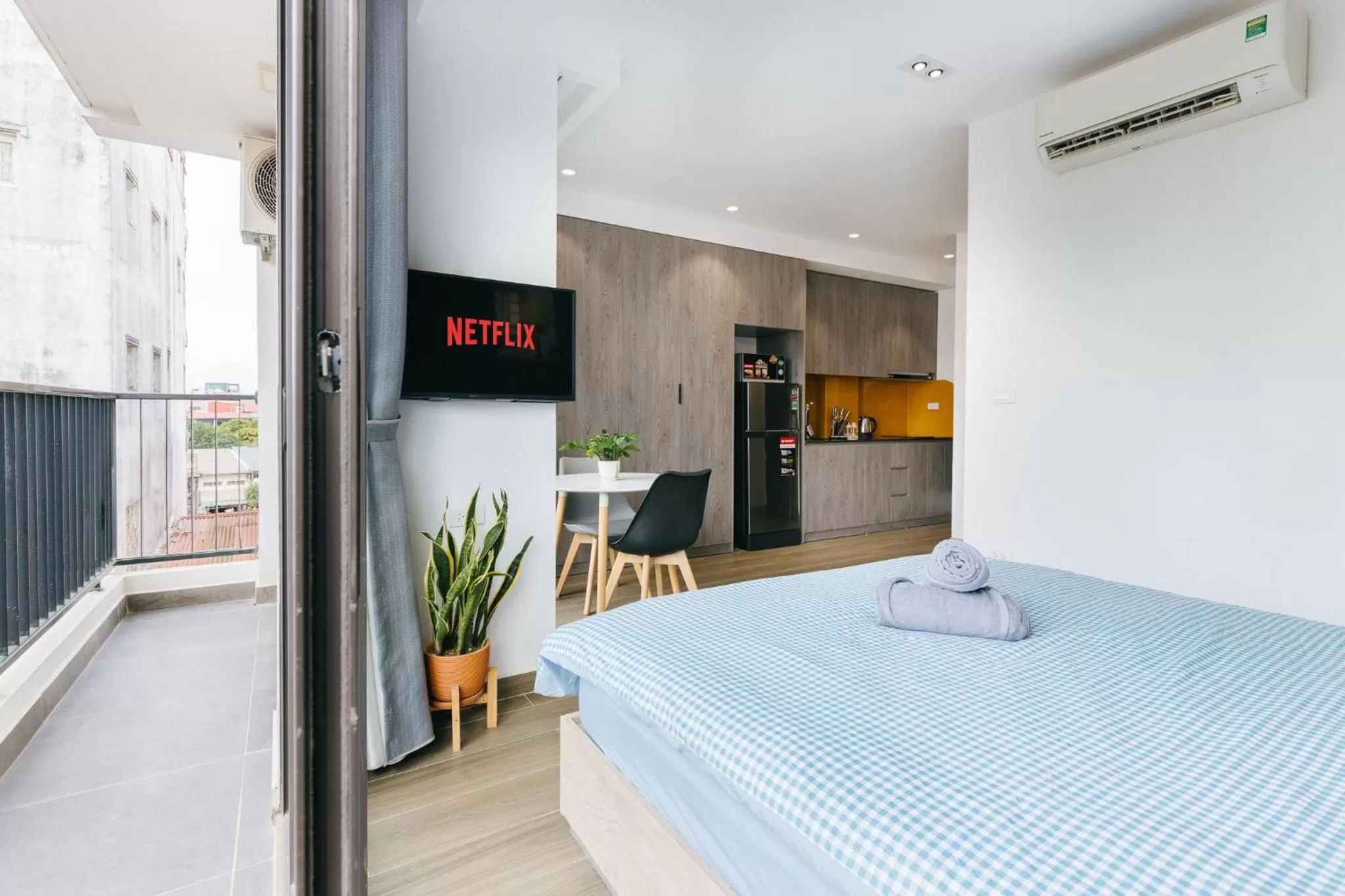 Bed in LUCK APART 8 - Hanoi Westlake Balcony Studio