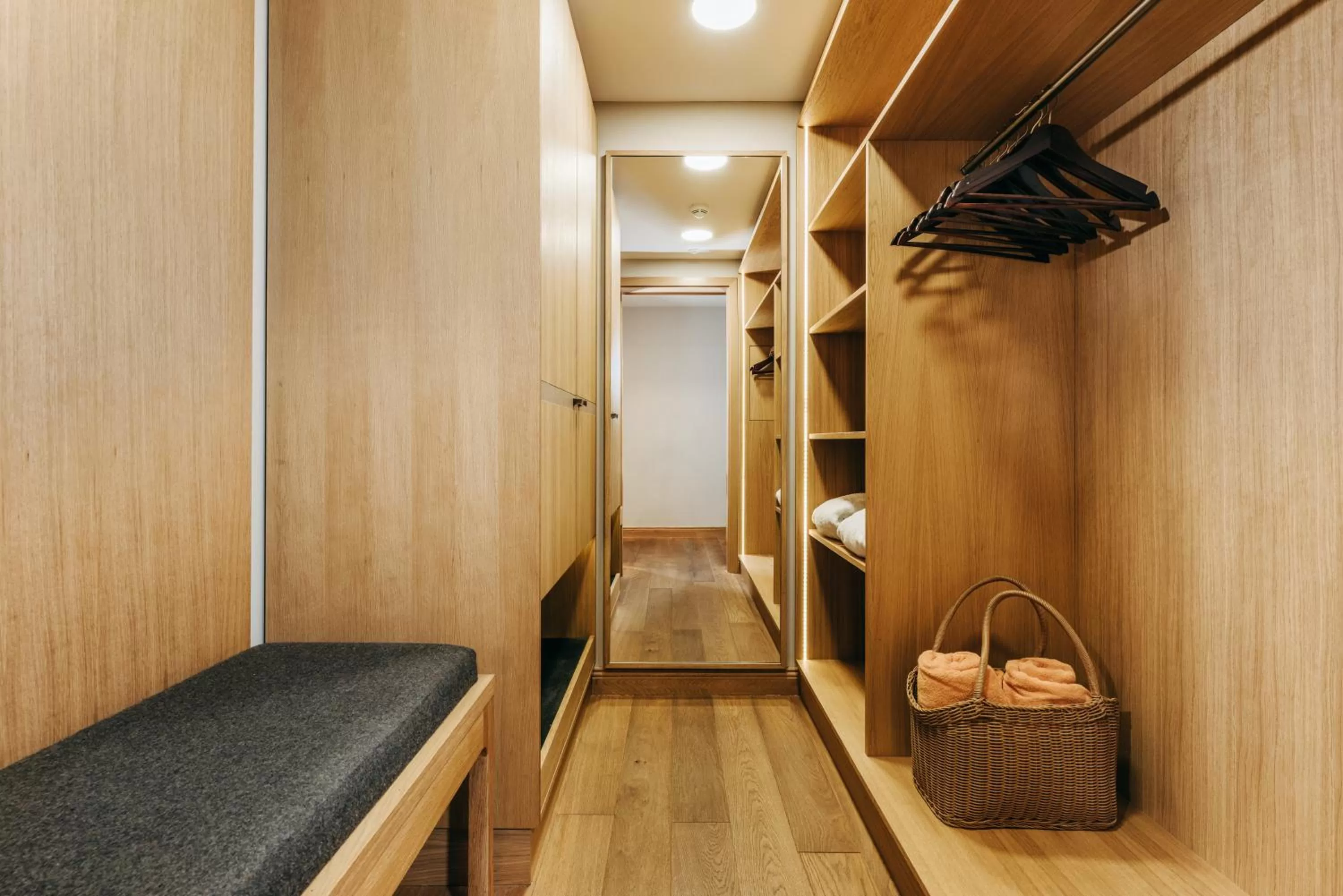 wardrobe in Romantik Hotel Jagdhaus Eiden am See