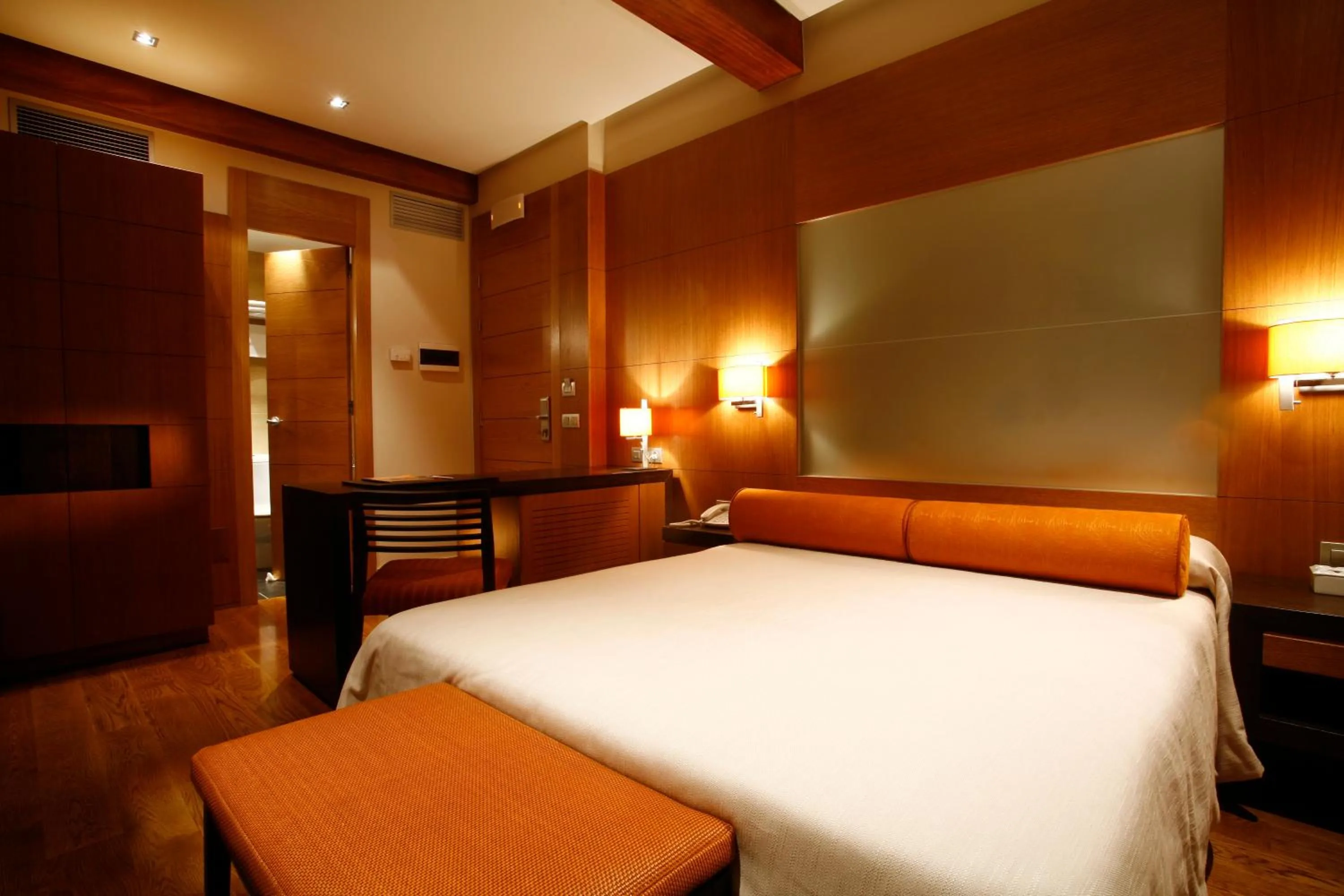 Photo of the whole room, Bed in Hotel Altaïr