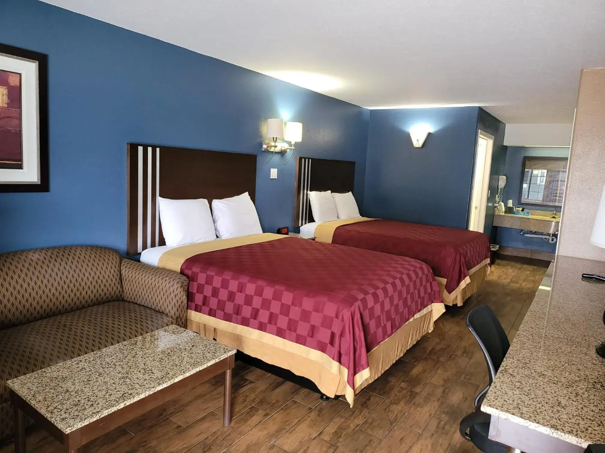Queen Room with Two Queen Beds in Texas Inn and Suites Raymondville Queen Room with Two Queen Beds in Texas Inn and Suites Raymondville