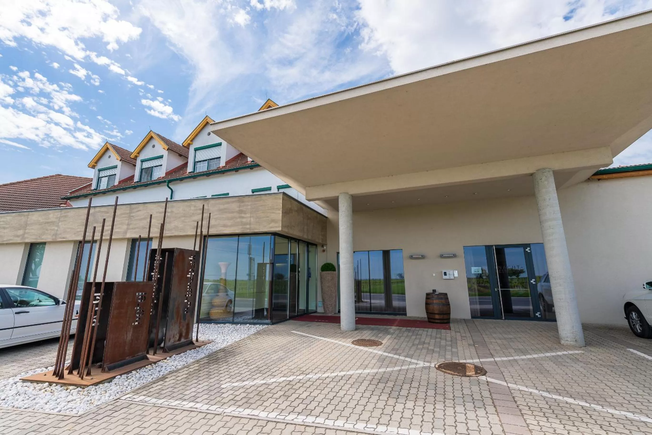 Facade/entrance, Property Building in Hotel Nationalpark