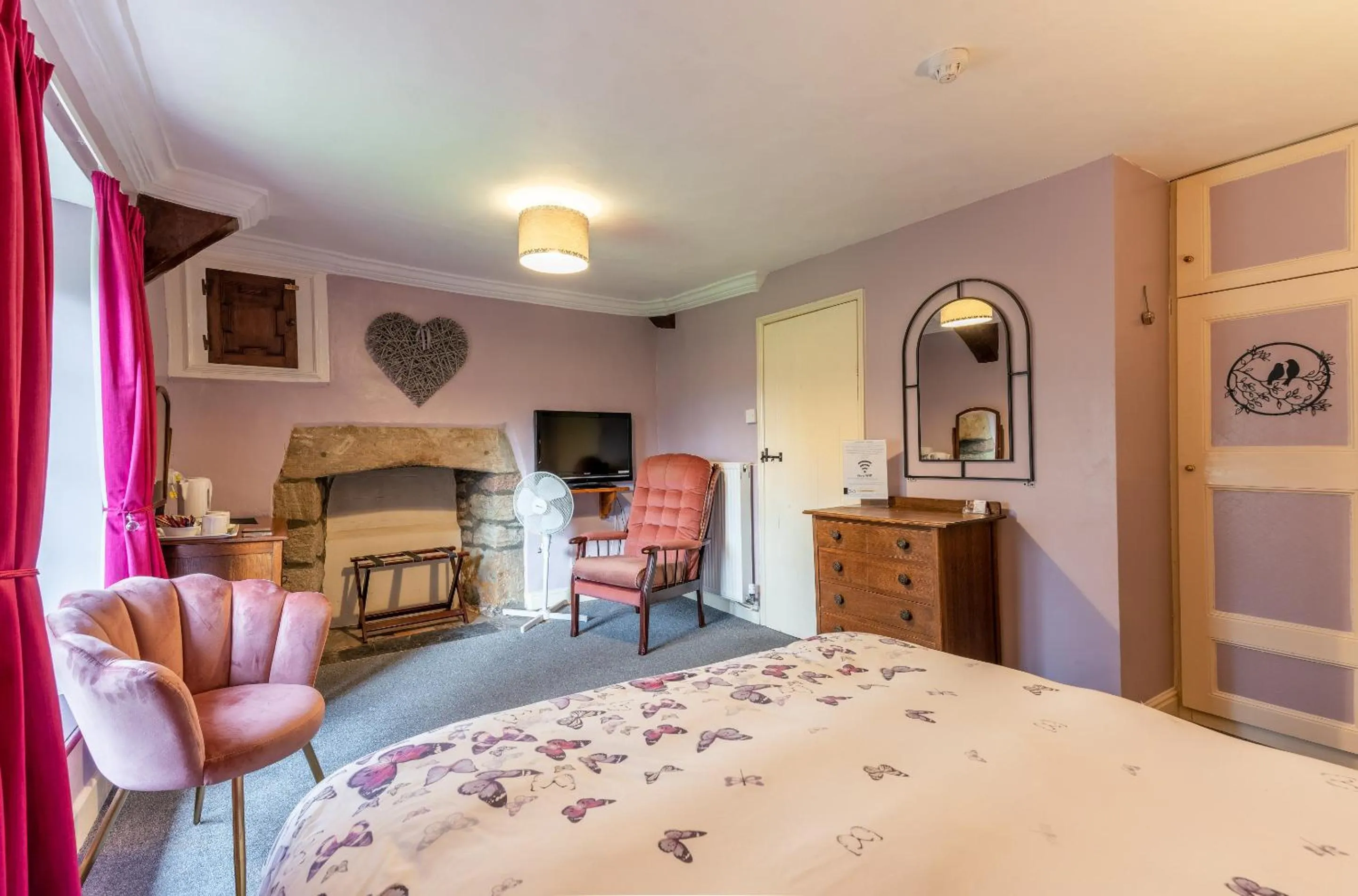 Bedroom, Bed in Yallands Farmhouse
