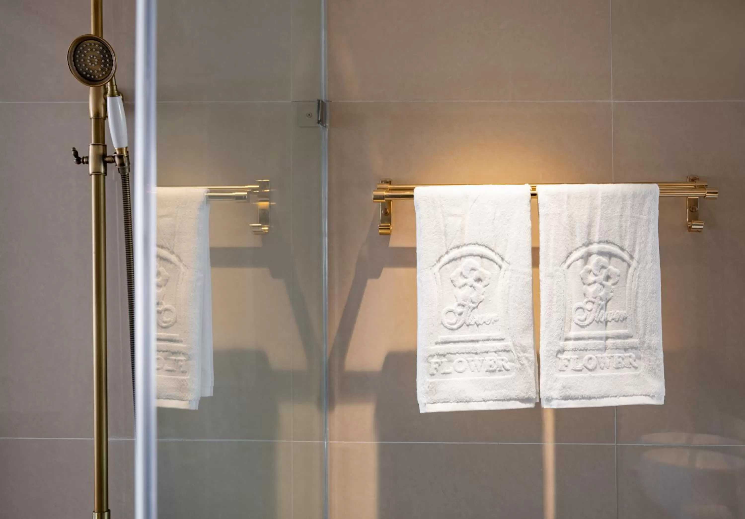 Shower in The Flower Boutique Hotel & Travel