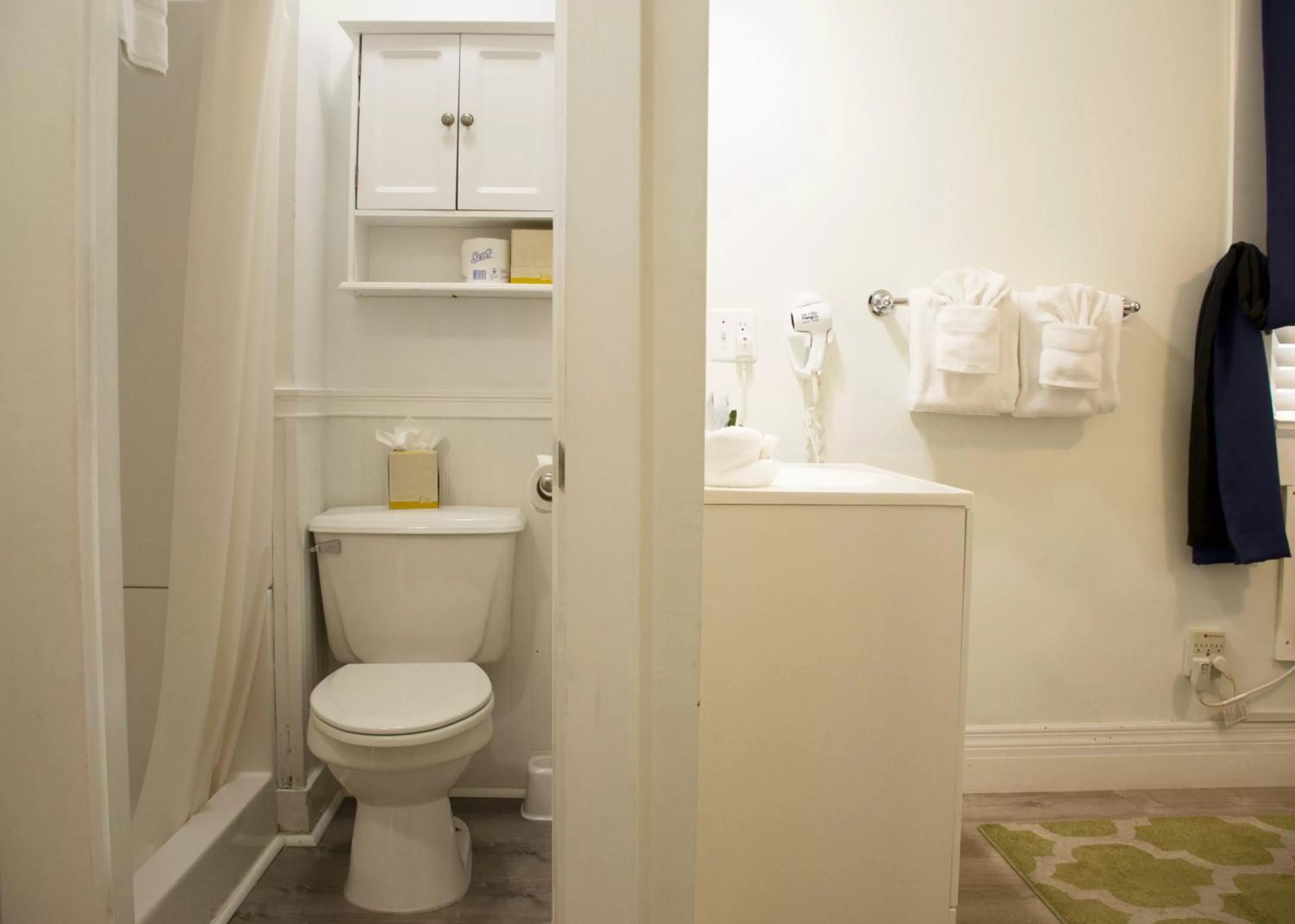 Bathroom in Duval House