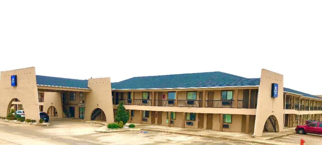 Balcony/Terrace in Americas Best Value Inn Yukon