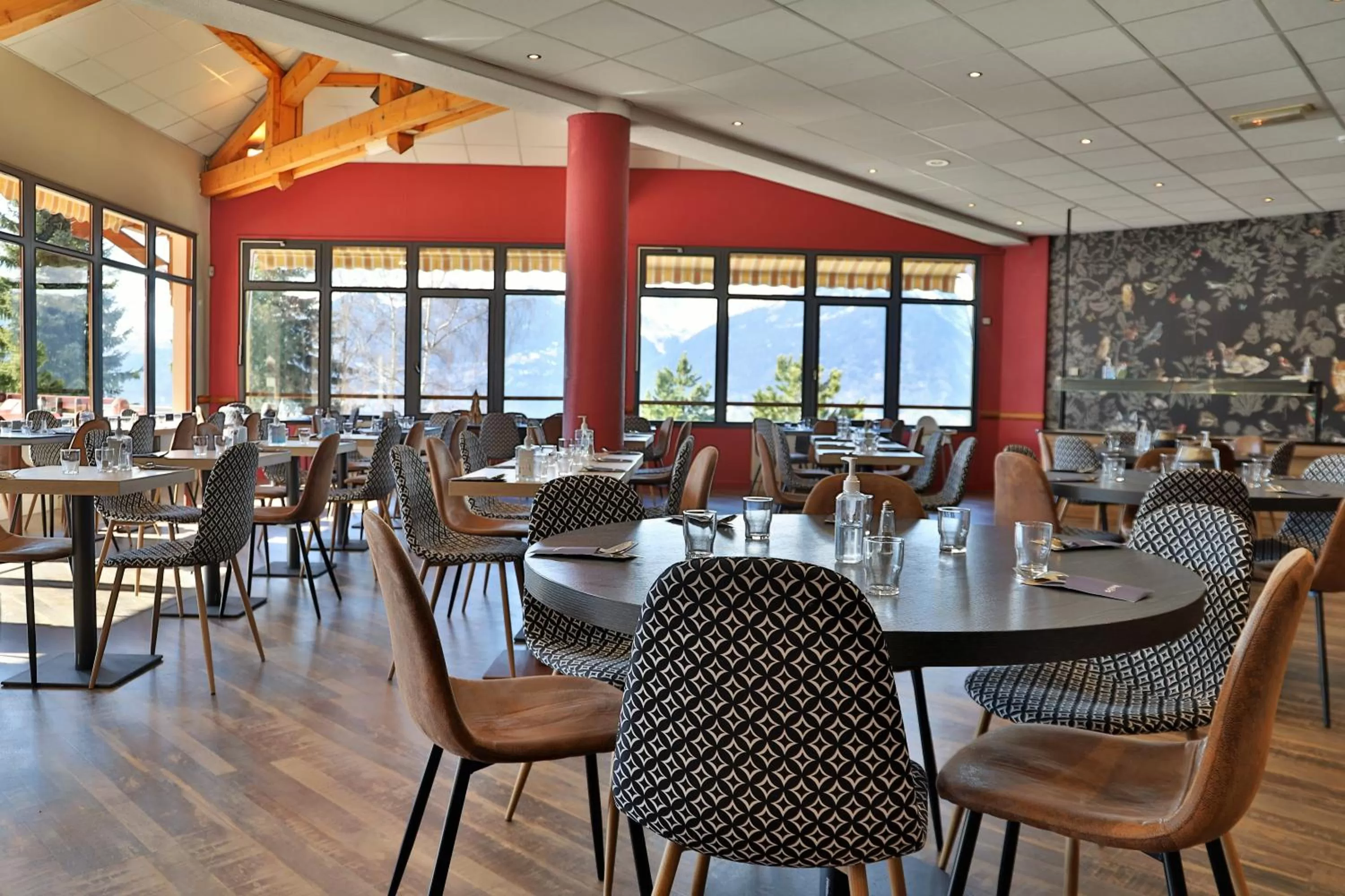 Restaurant/places to eat in SOWELL Family La Lauzière