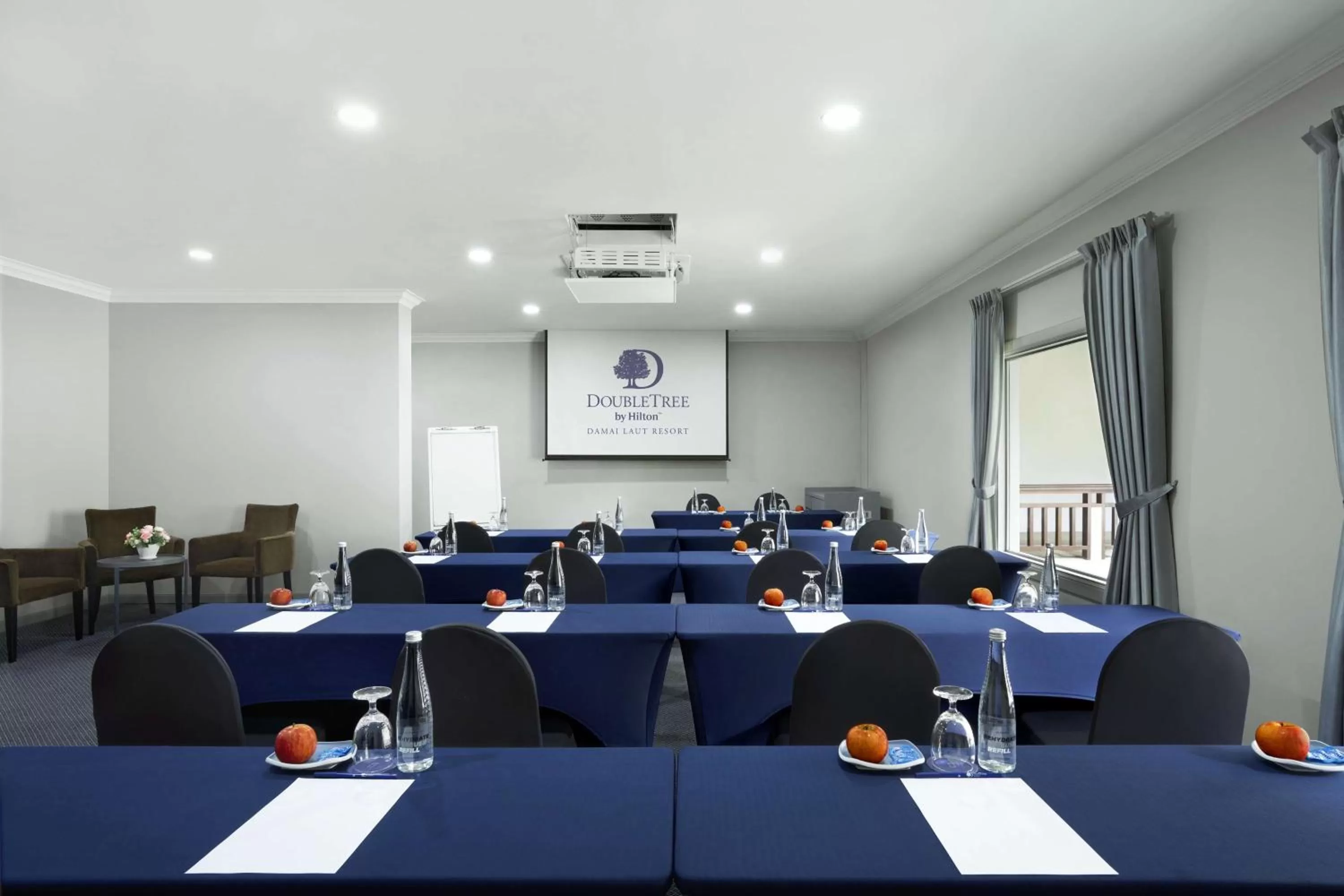 Meeting/conference room in DoubleTree by Hilton Damai Laut
