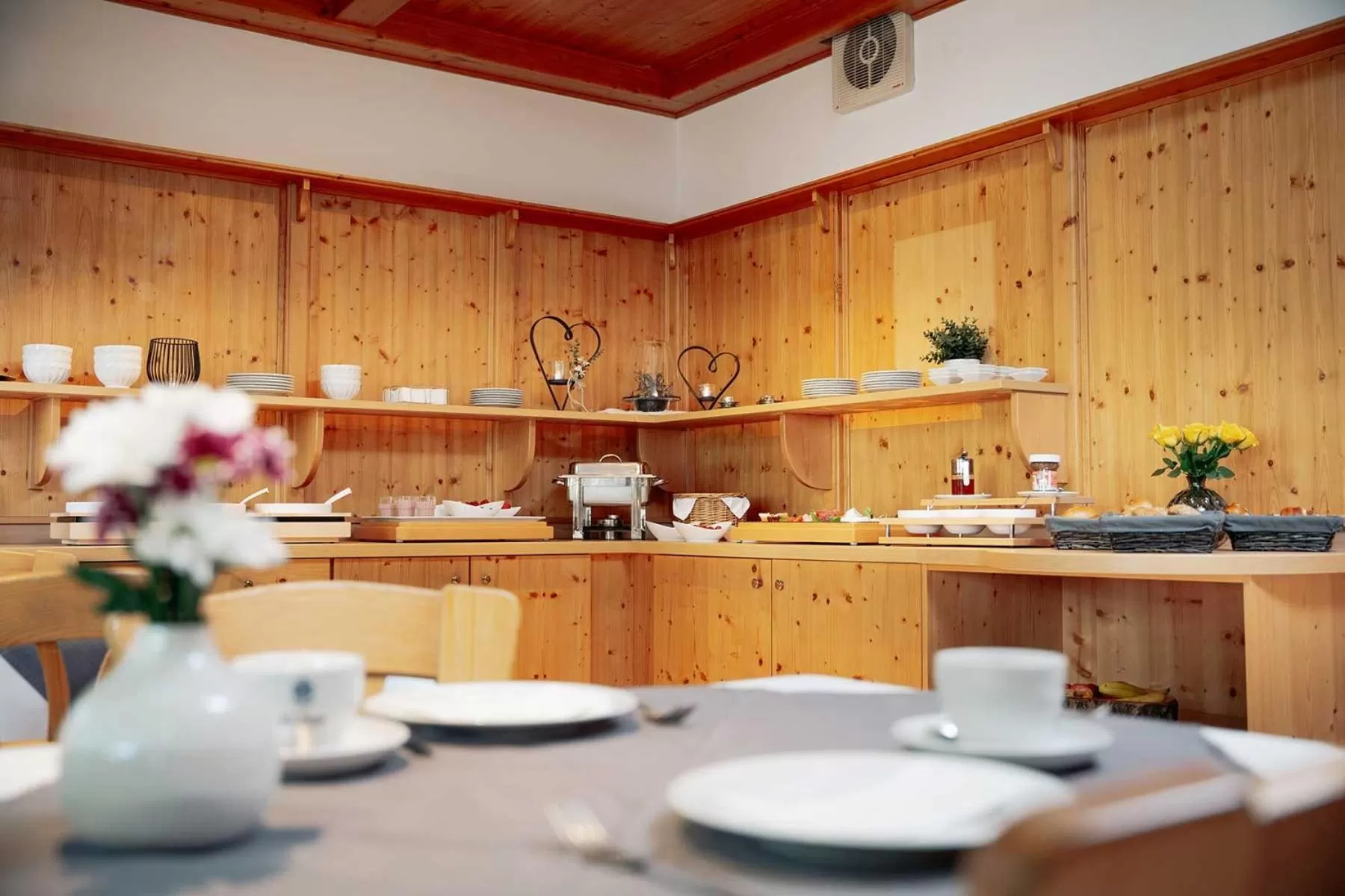 Coffee/tea facilities, Restaurant/Places to Eat in Hotel Park Cafe Reichl