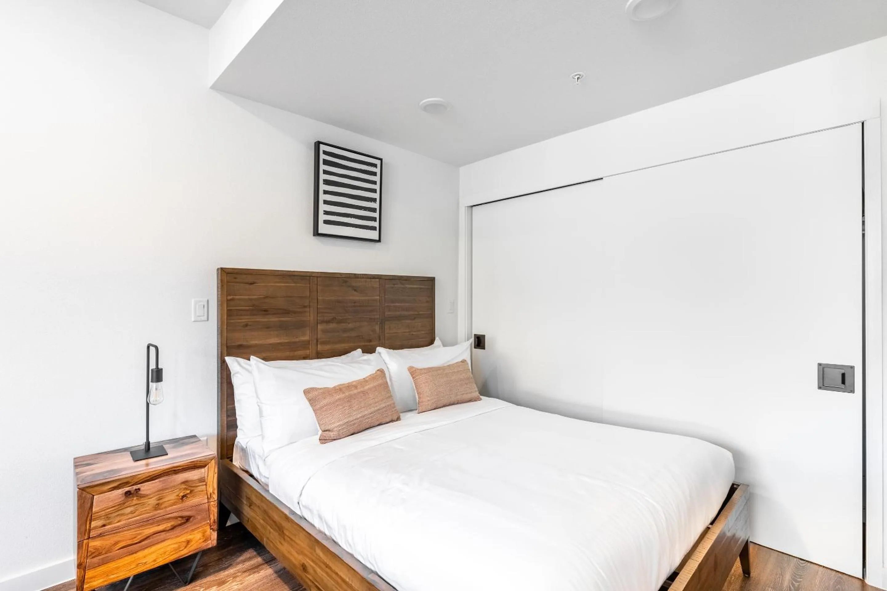 Bedroom, Bed in Mint House at The Hatchery - Austin