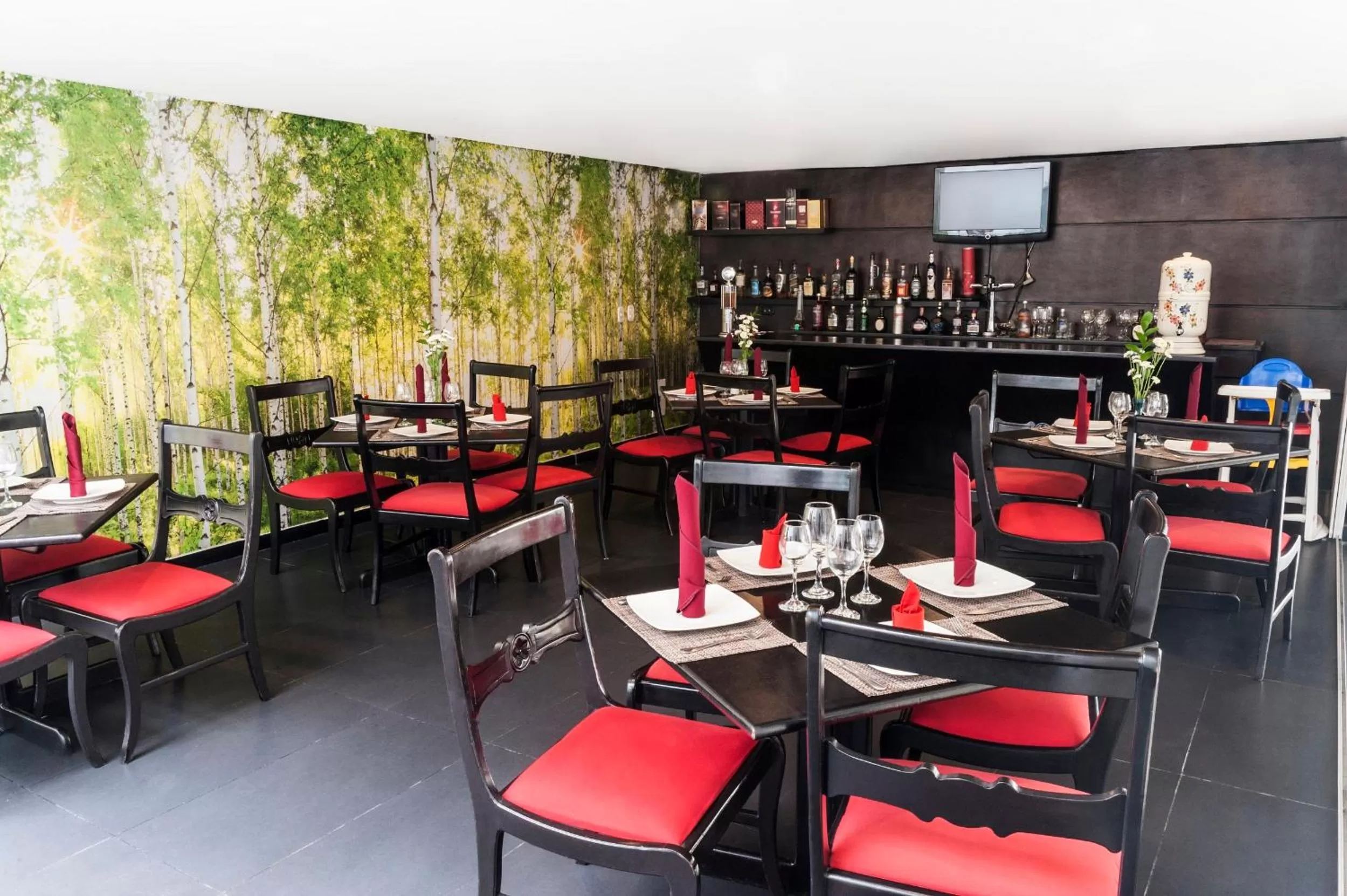 Restaurant/Places to Eat in Hotel Bogota Virrey