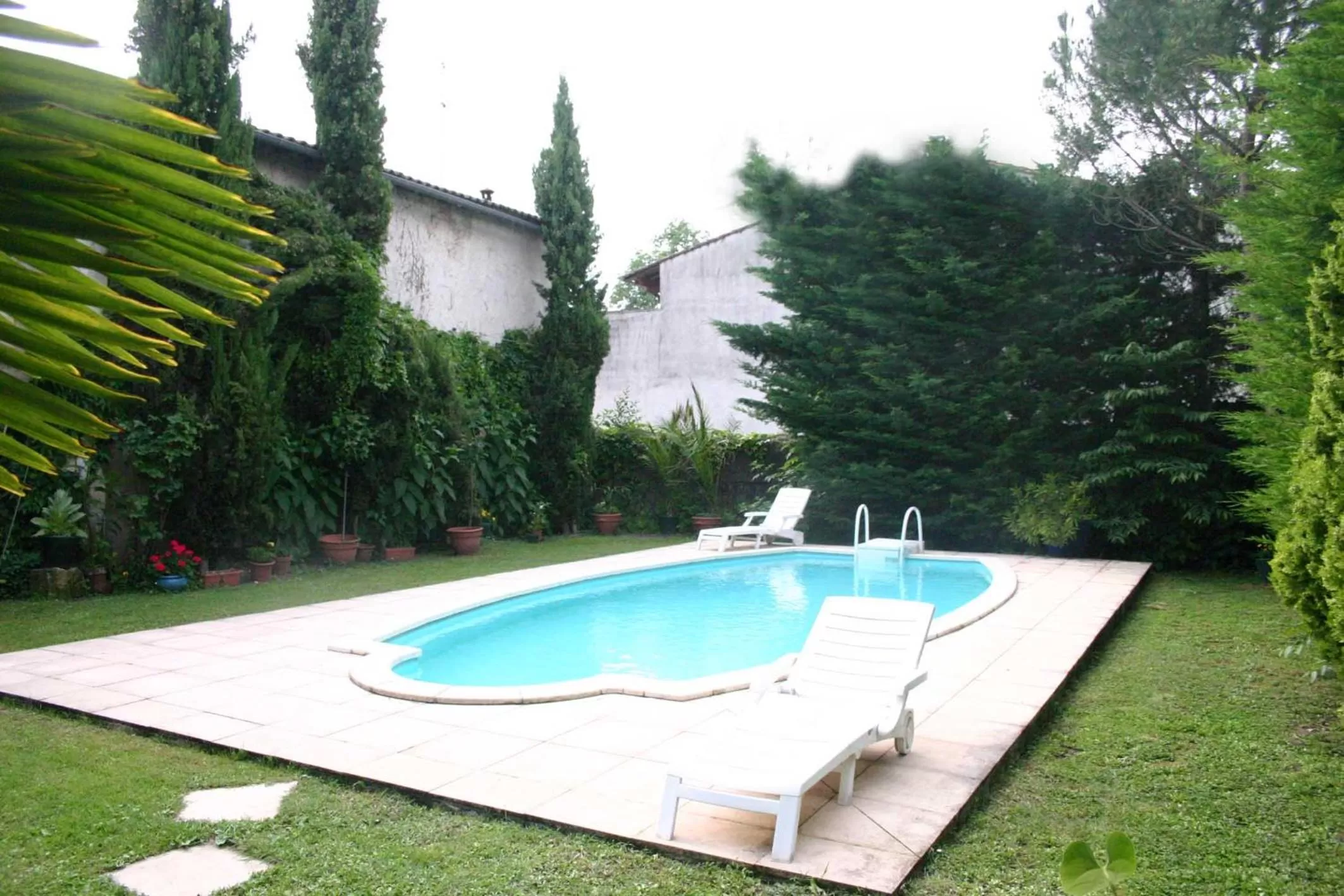 Garden, Swimming Pool in chambres de charme "Florence"