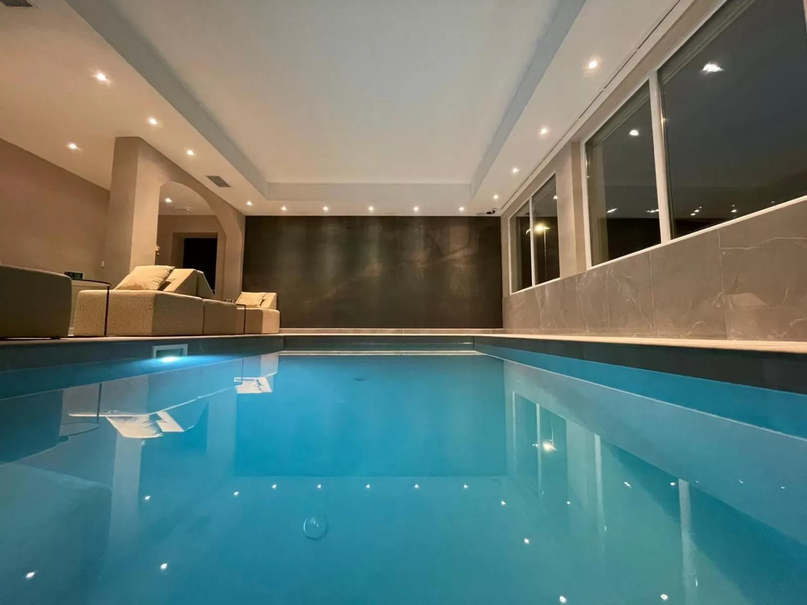 Swimming pool in Boutique Hotel Acacia