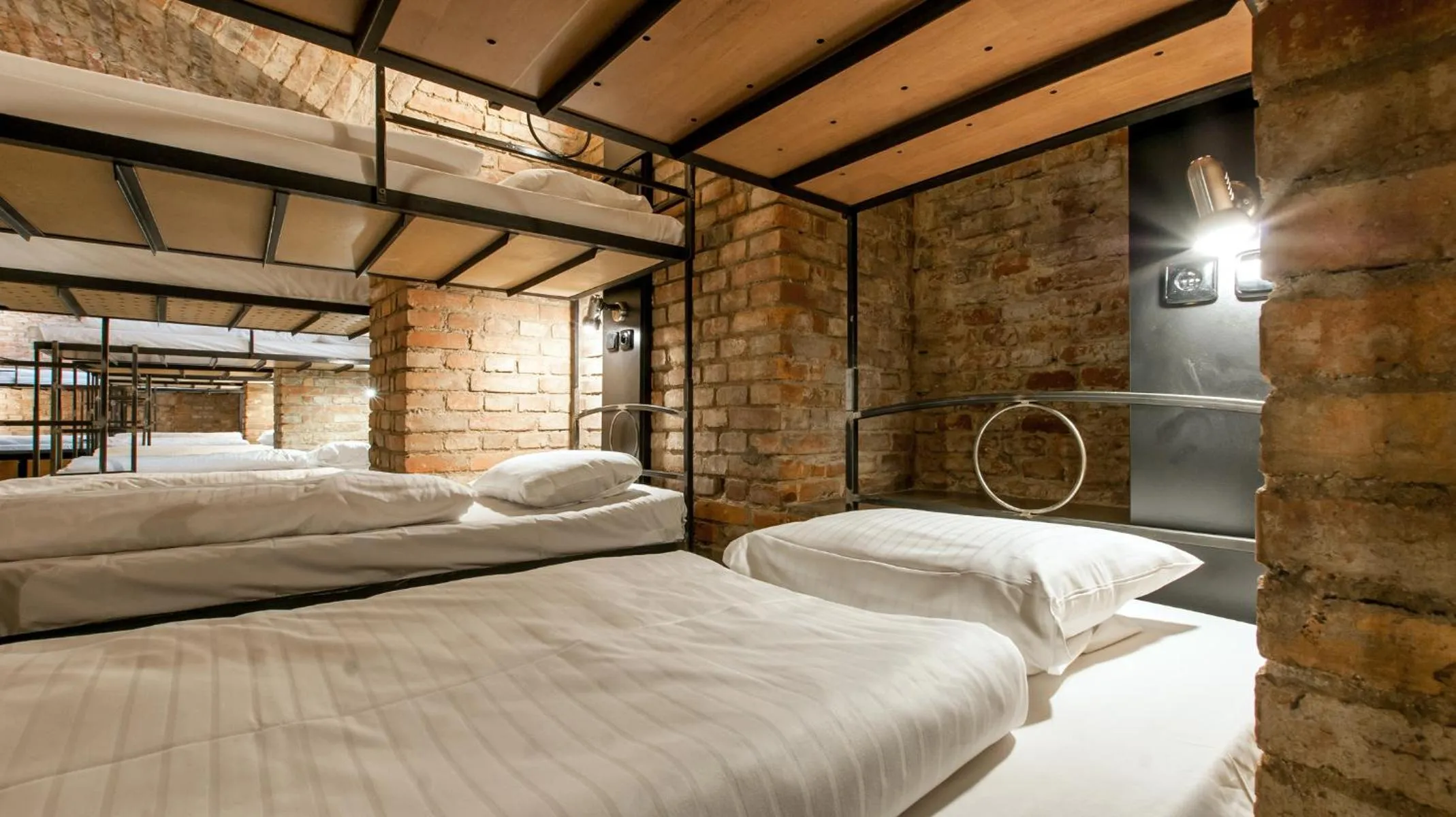 bunk bed, Bed in Czech Inn