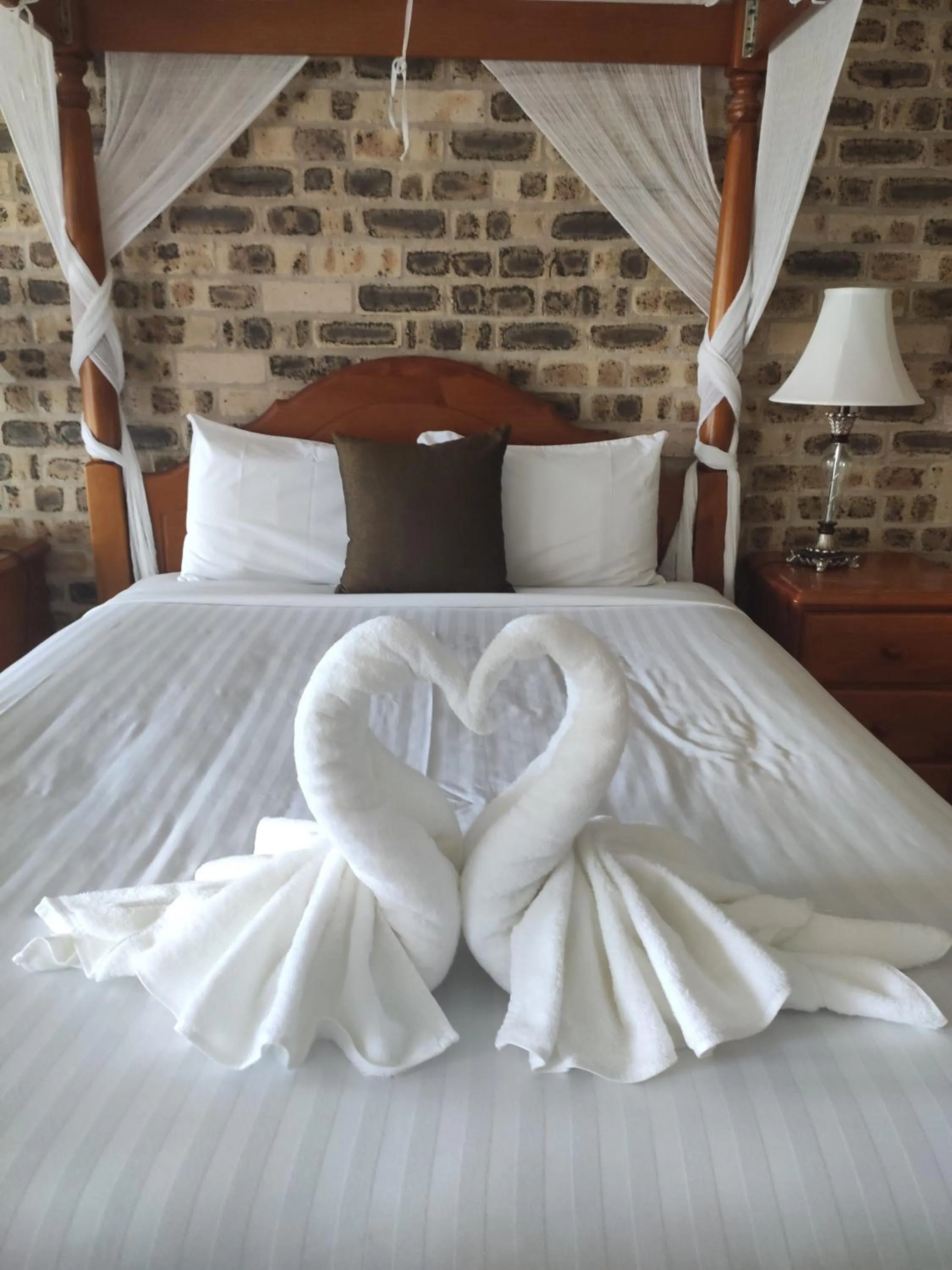 Bedroom, Bed in Sir Francis Drake