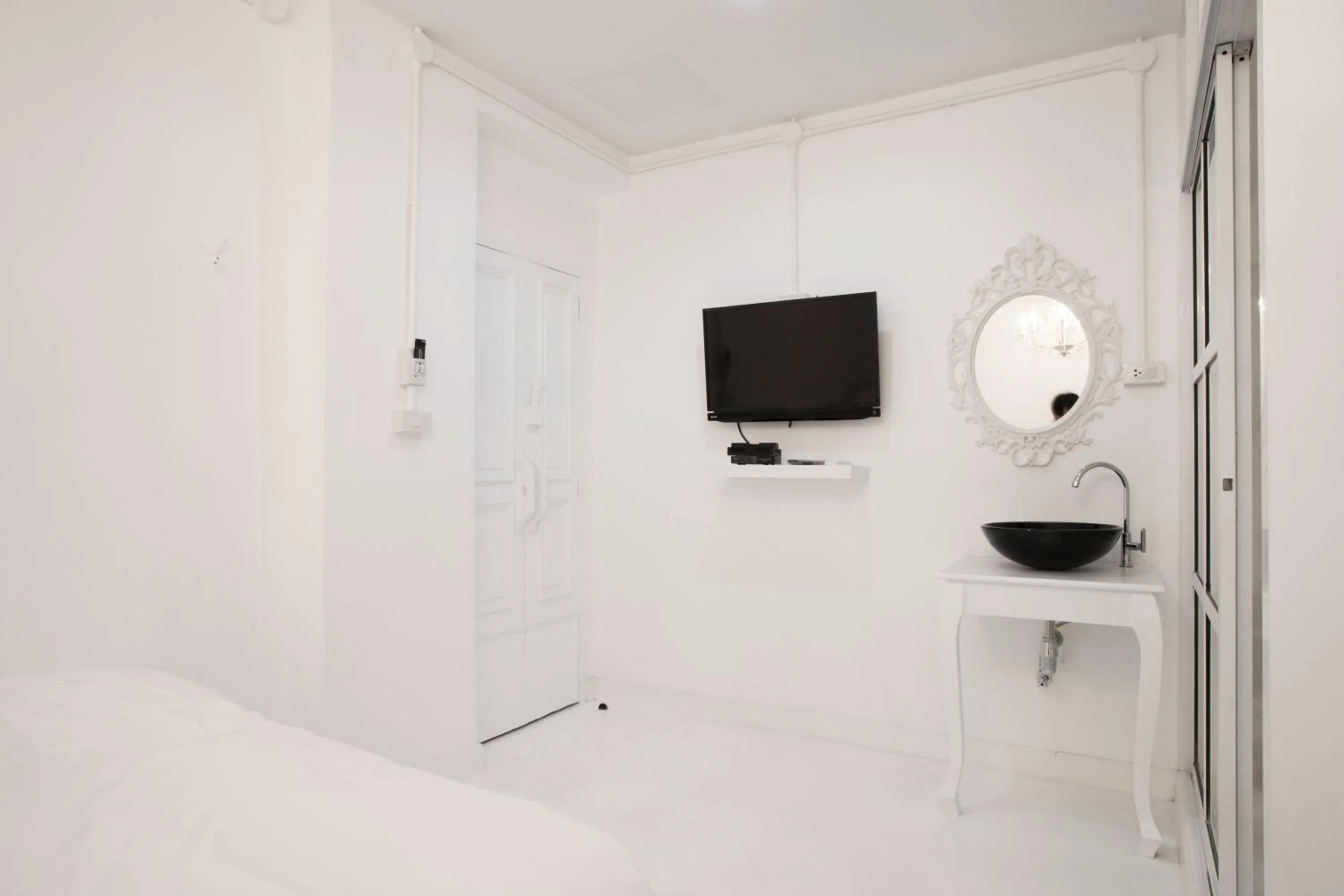 TV and multimedia in Meroom