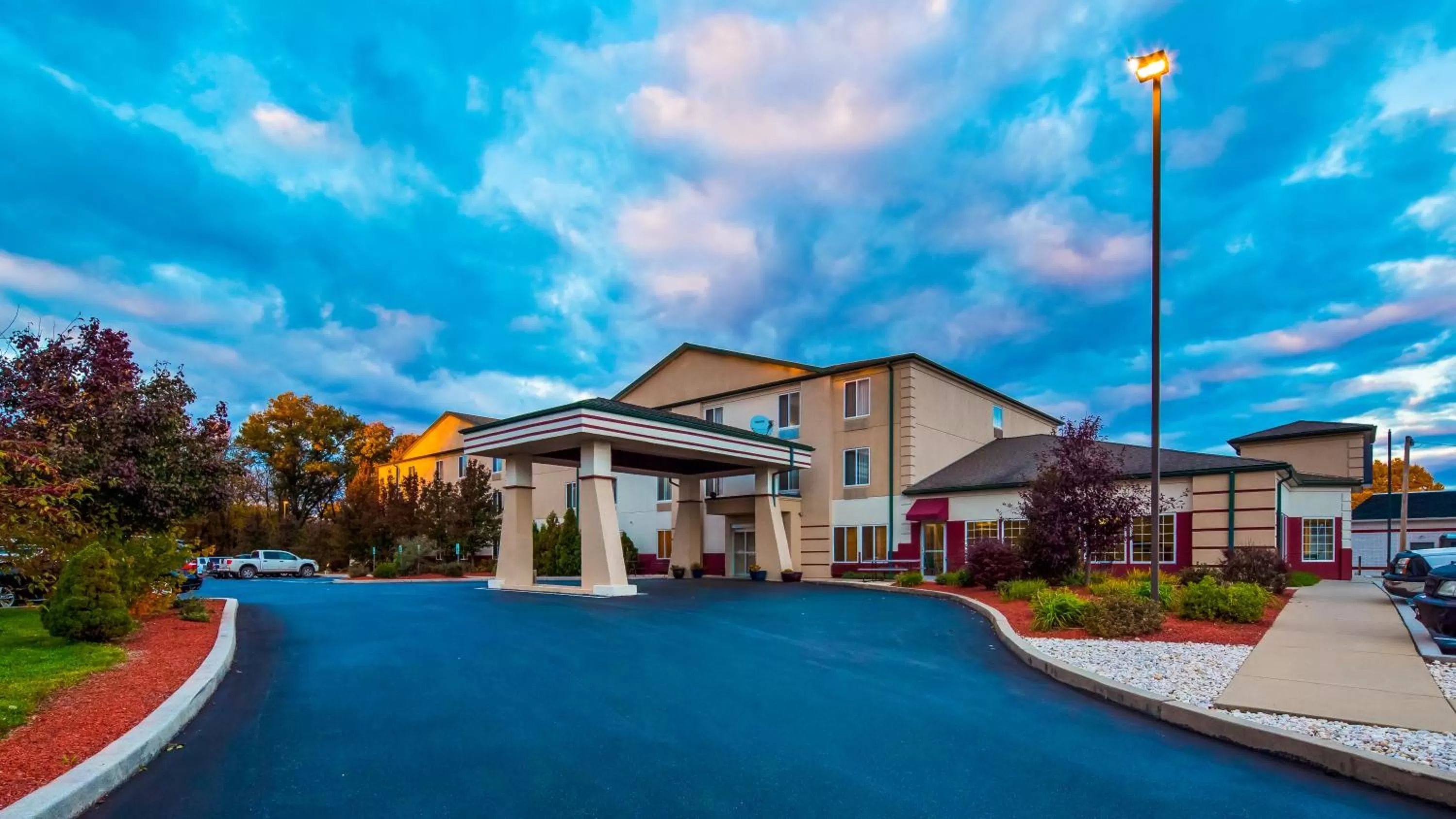 Property Building in Best Western Harrisburg Hershey