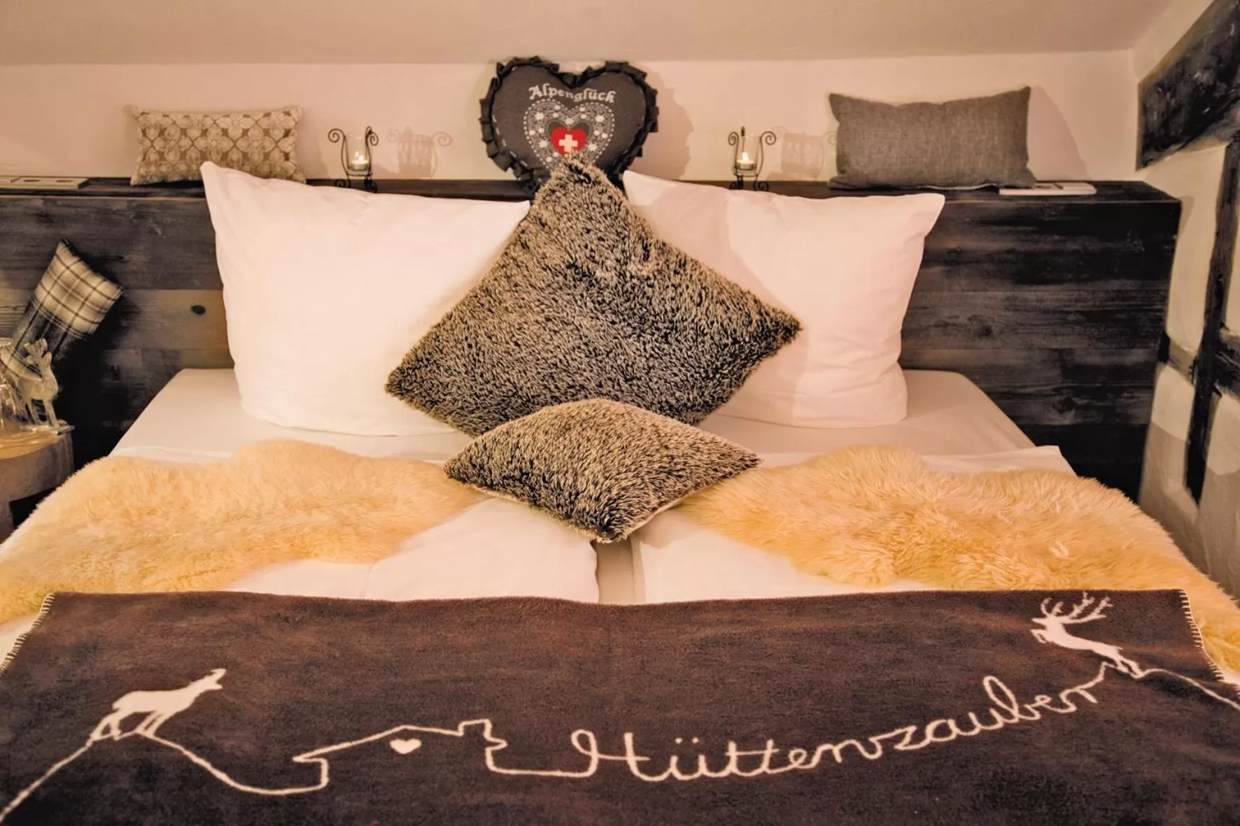 Bed in Alpin Lifestyle Hotel Löwen & Strauss