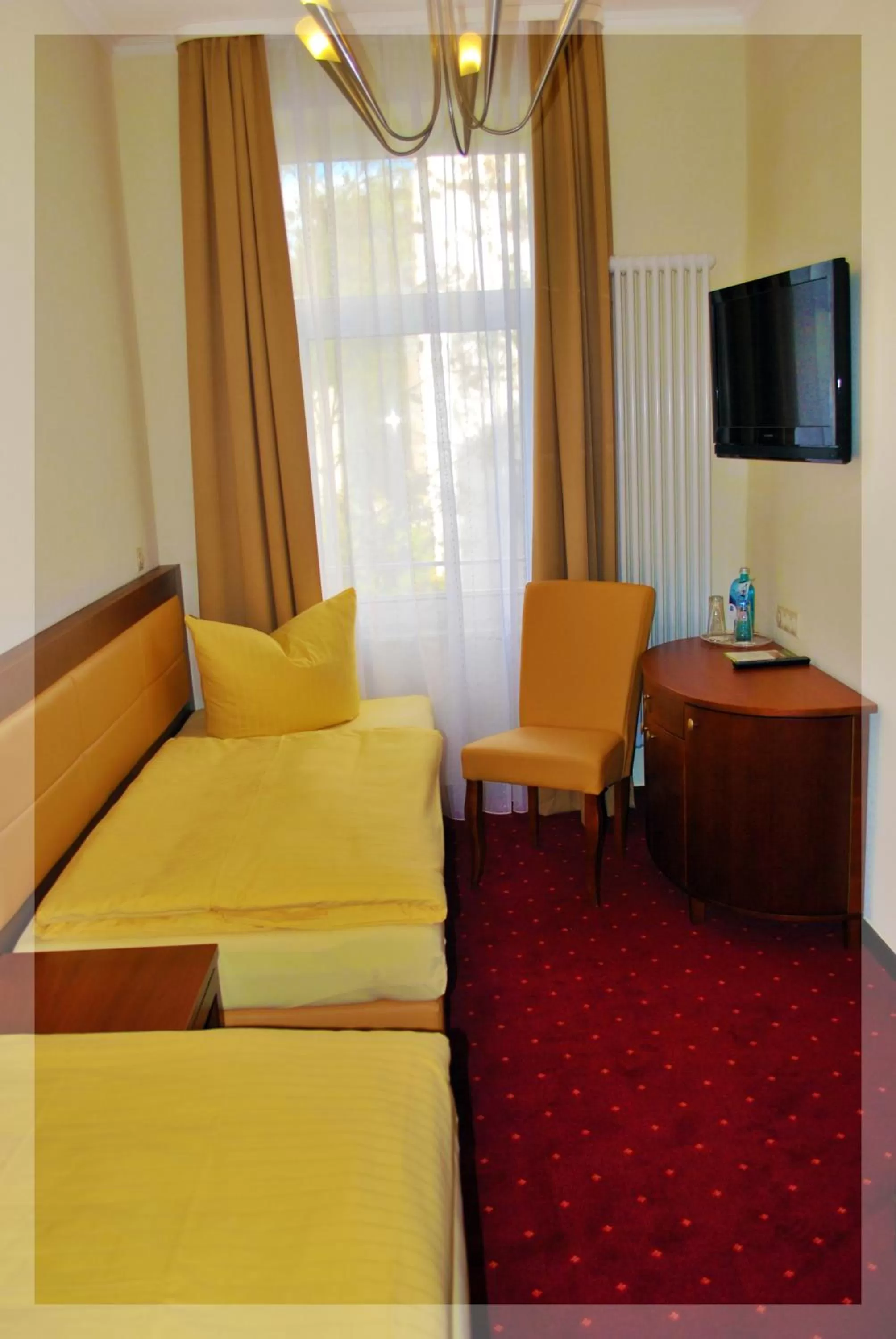 Photo of the whole room, Bed in Hotel Arena City