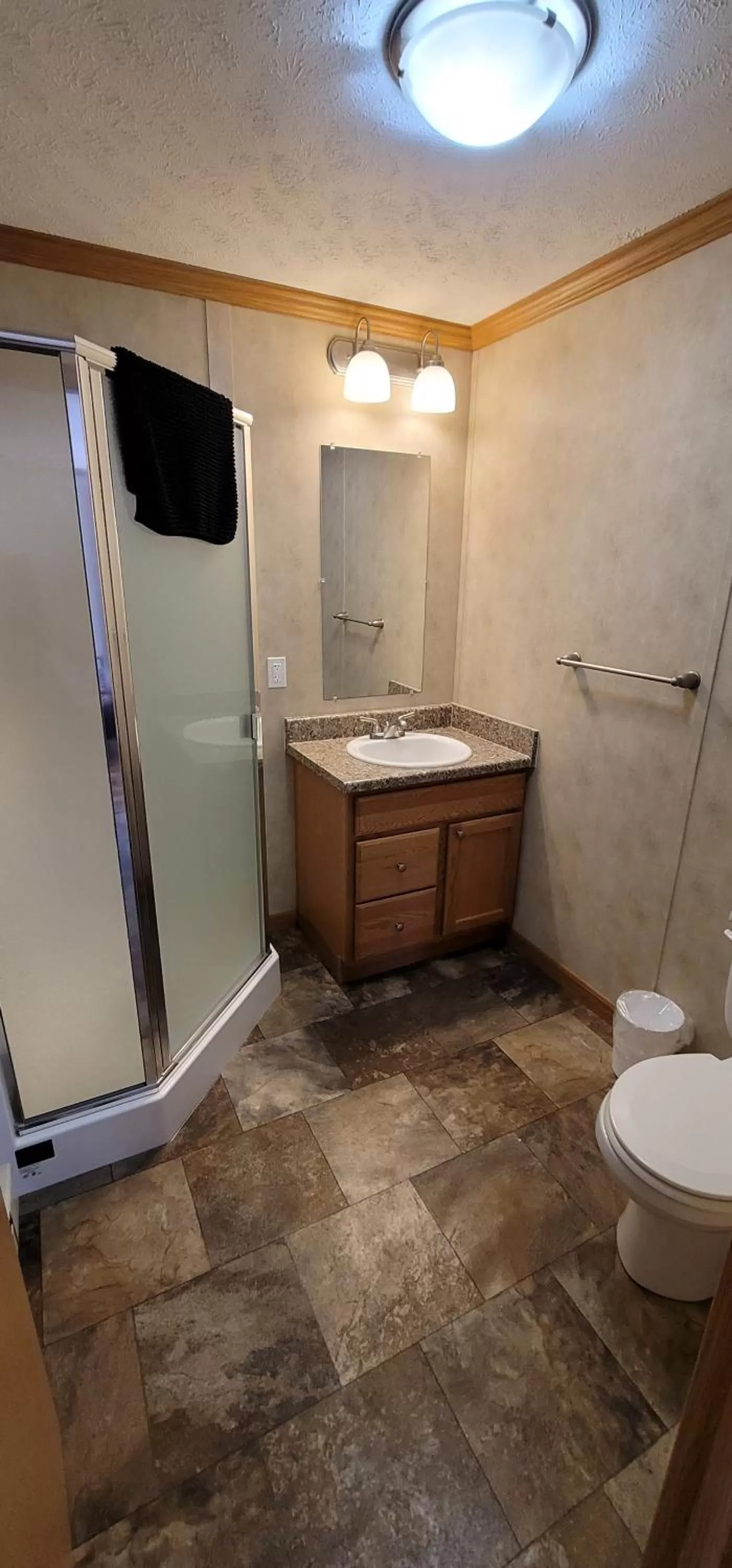 Shower in Parkway Cottage Resort and Trading Post