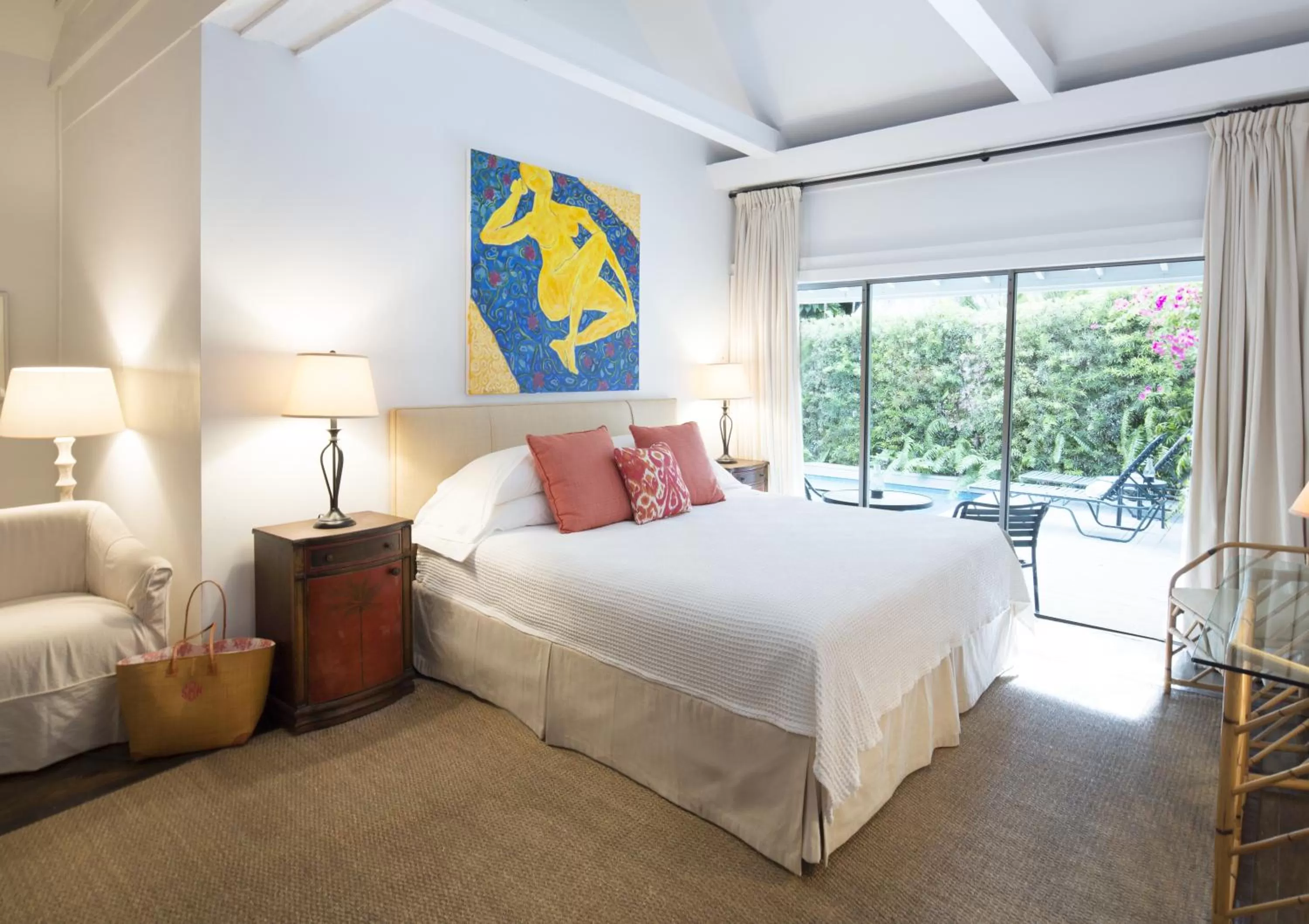 Photo of the whole room, Bed in Simonton Court Historic Inn & Cottages