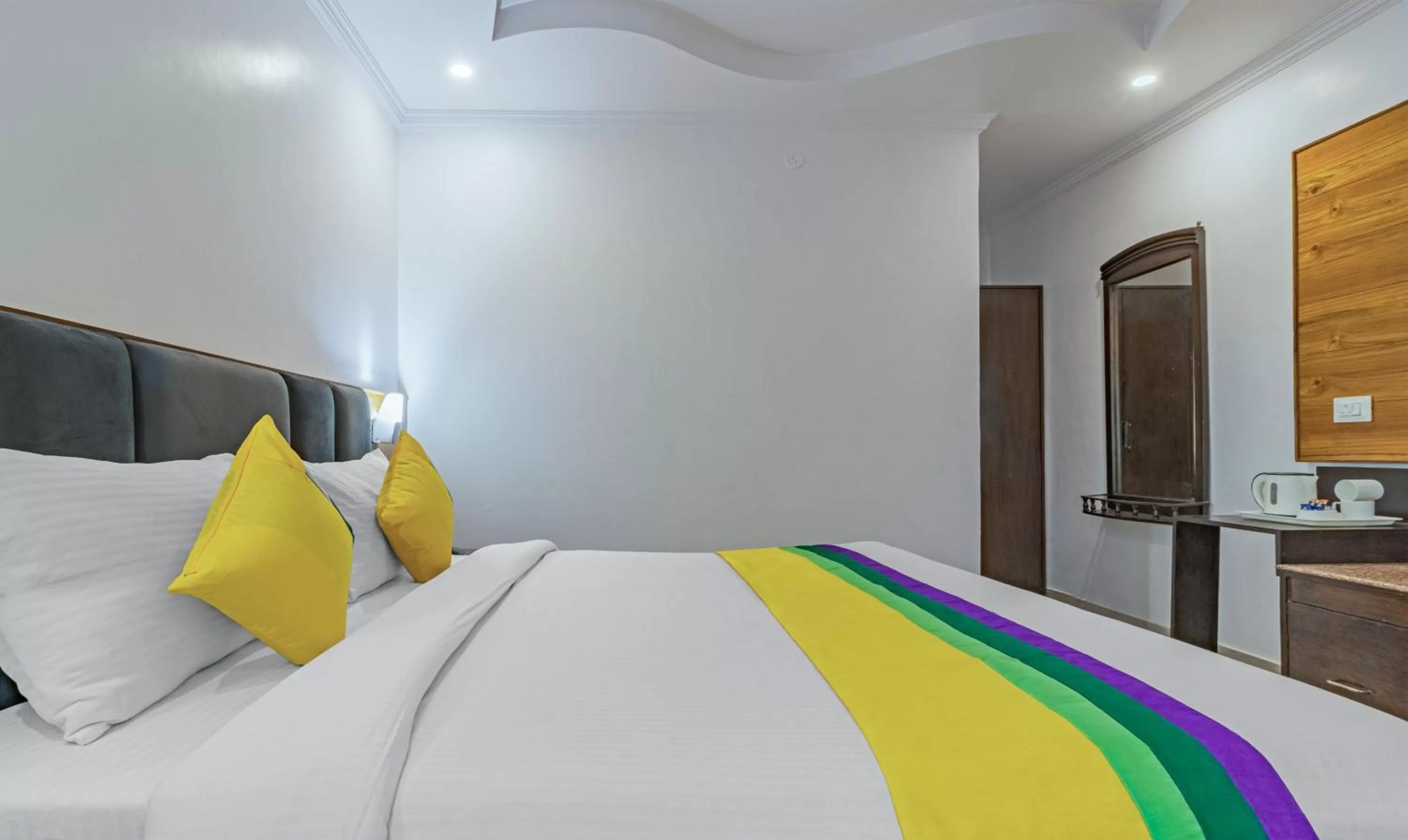 Bed in Itsy By Treebo - Peak View