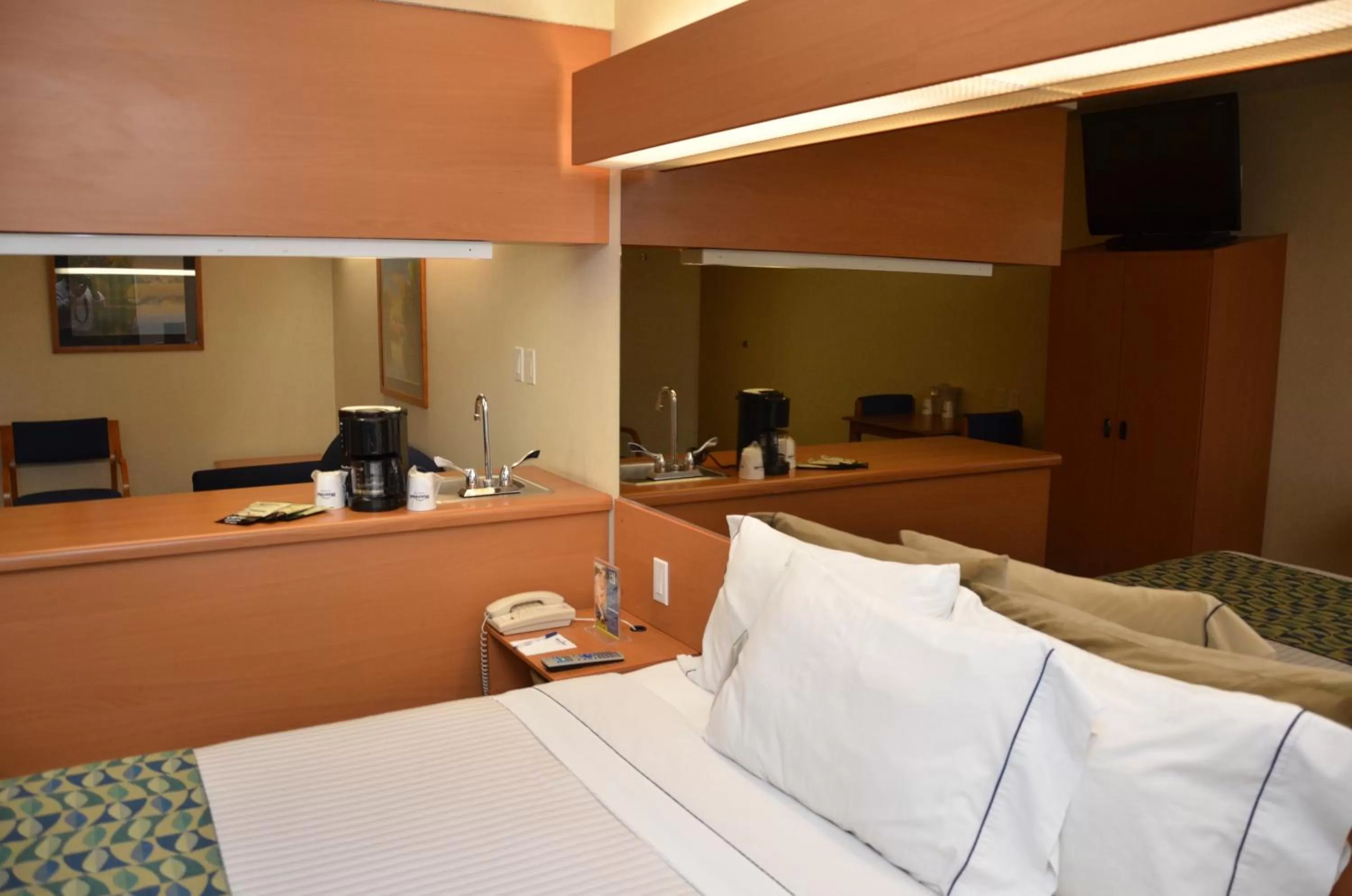 Decorative detail, Bed in Microtel Inn & Suites by Wyndham Chihuahua