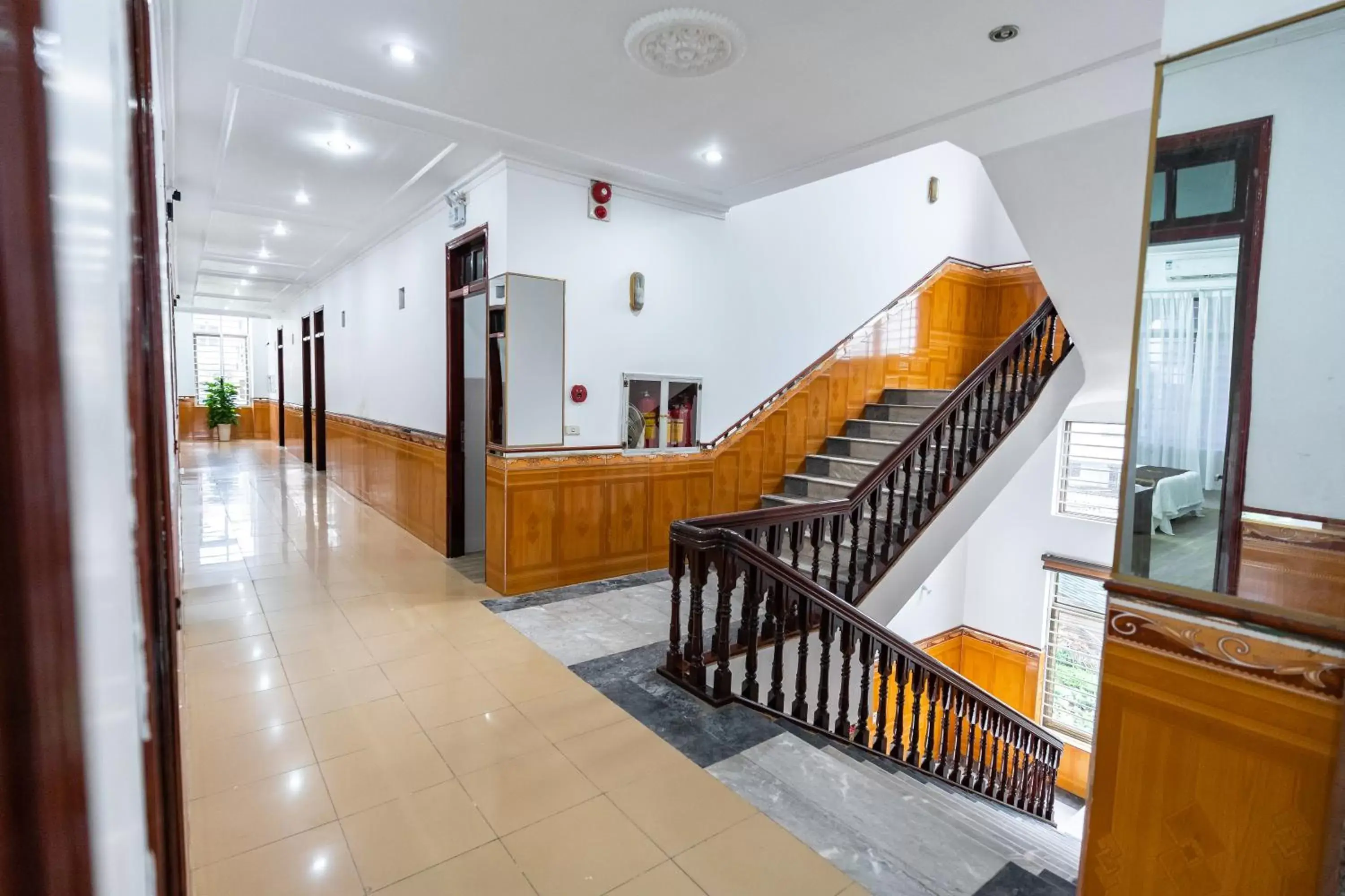 Deluxe Twin Room in PHÚ QUÝ HOTEL near ĐÔNG KINH MARKET Deluxe Twin Room in PHÚ QUÝ HOTEL near ĐÔNG KINH MARKET