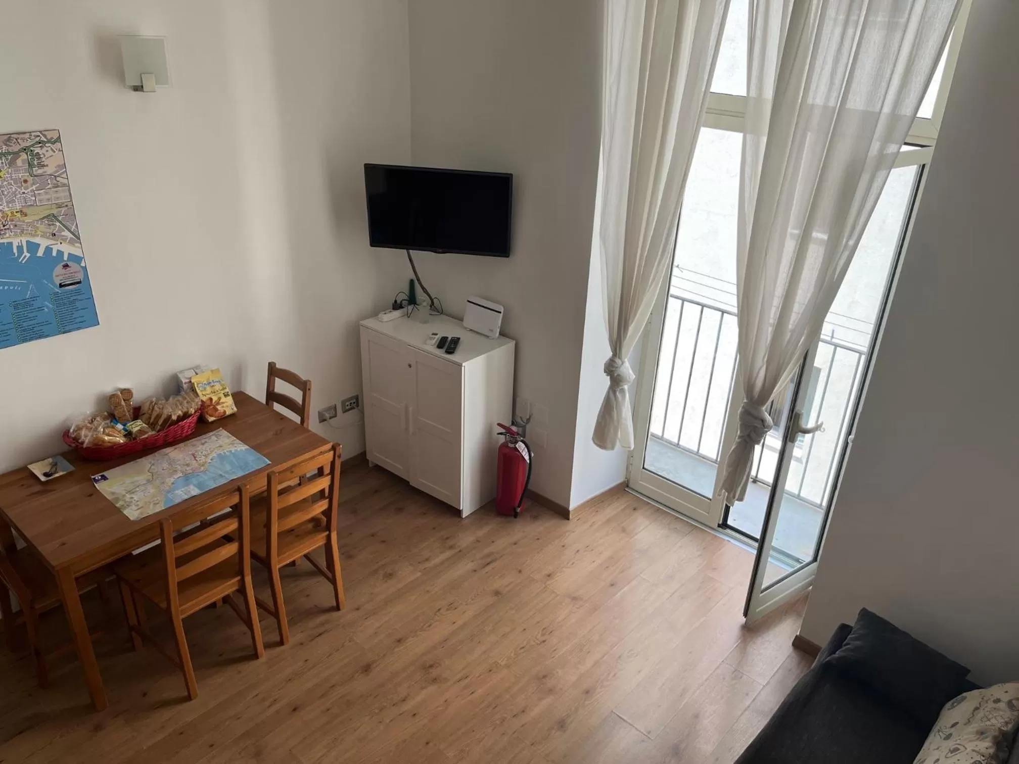 Photo of the whole room in Ale & Tizy House