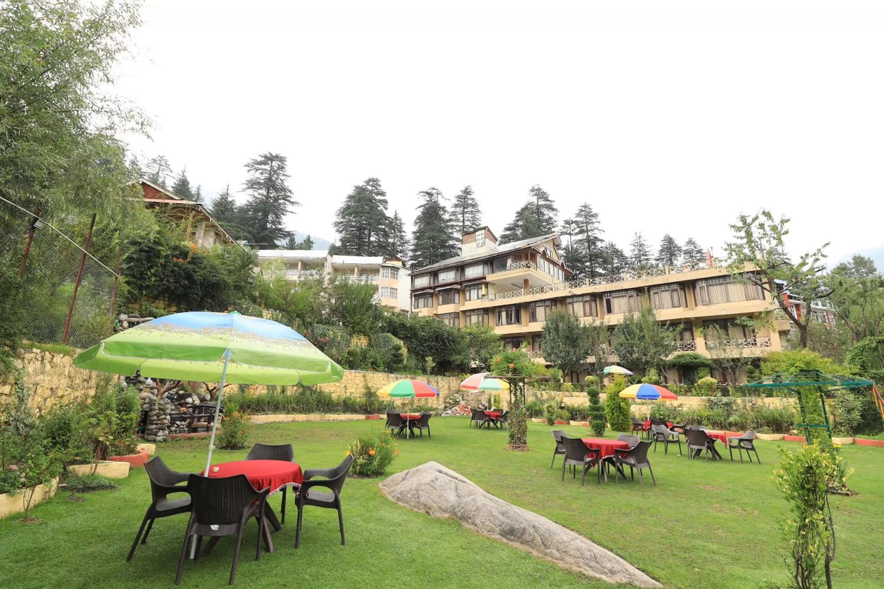 Restaurant/Places to Eat in Snow Valley Resorts & Spa Manali