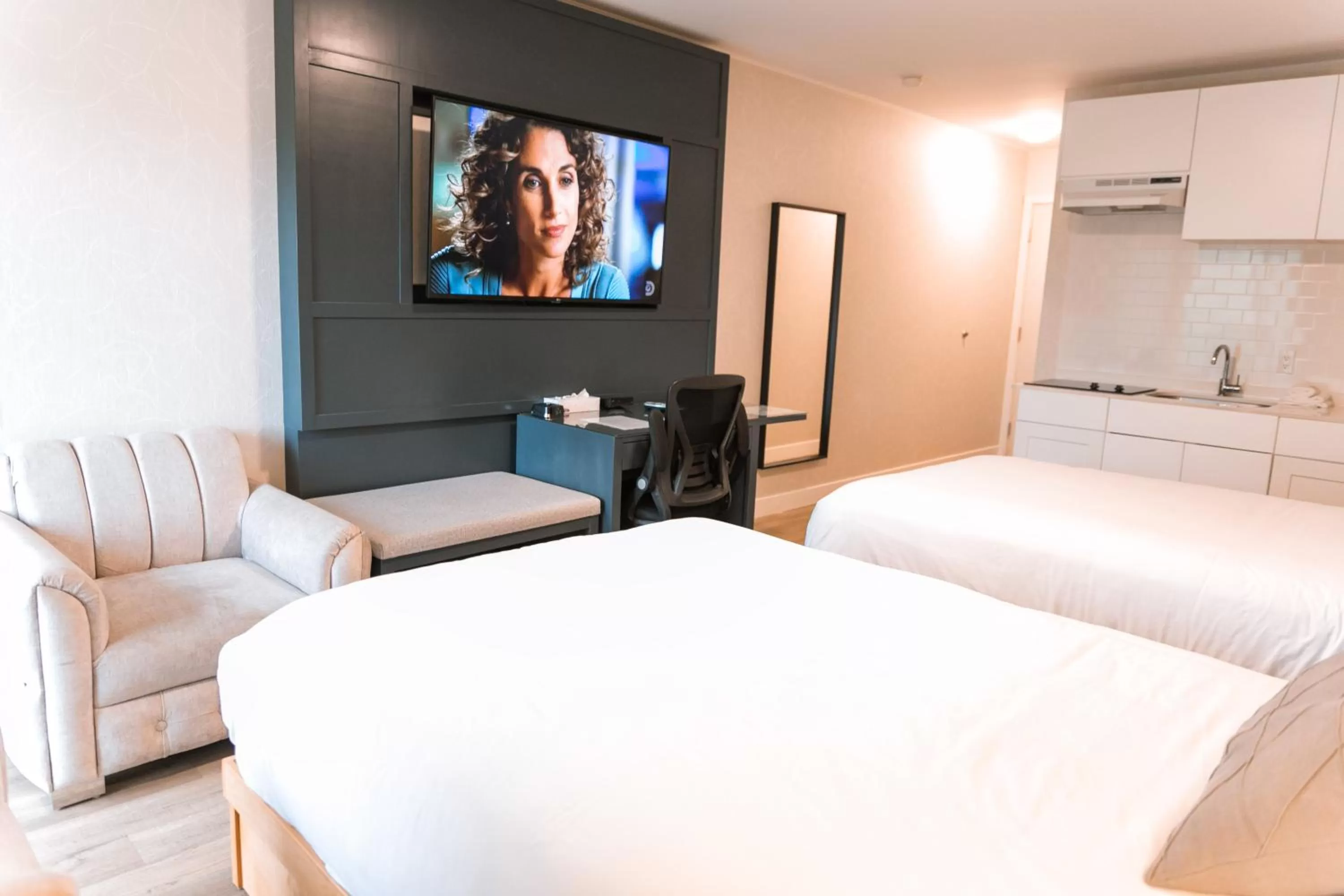 Living room, Bed in Hotel Civilia Lakeside by Civilia Golf Retreat