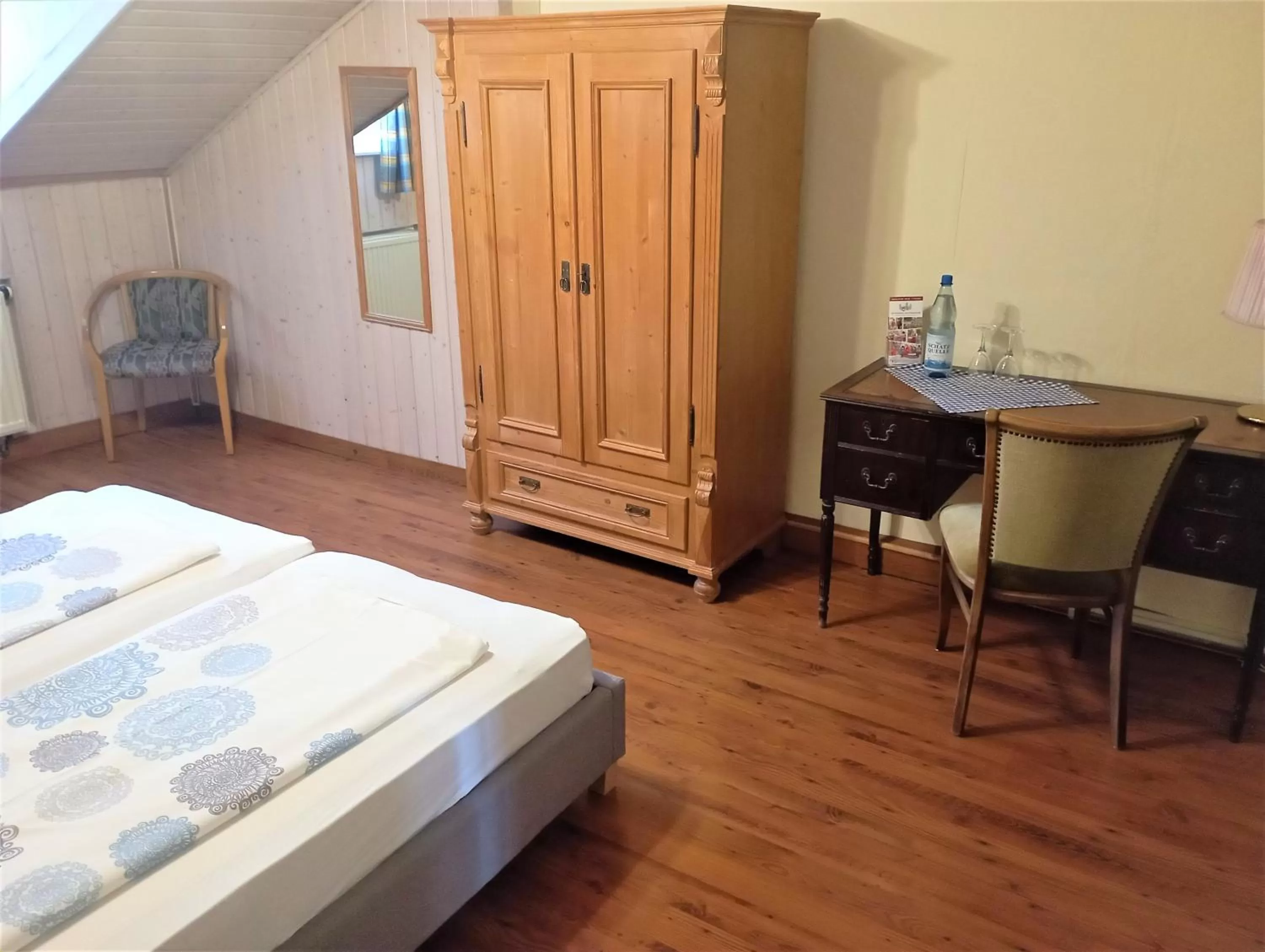 Photo of the whole room, Bed in Hotel-Restaurant-Krone