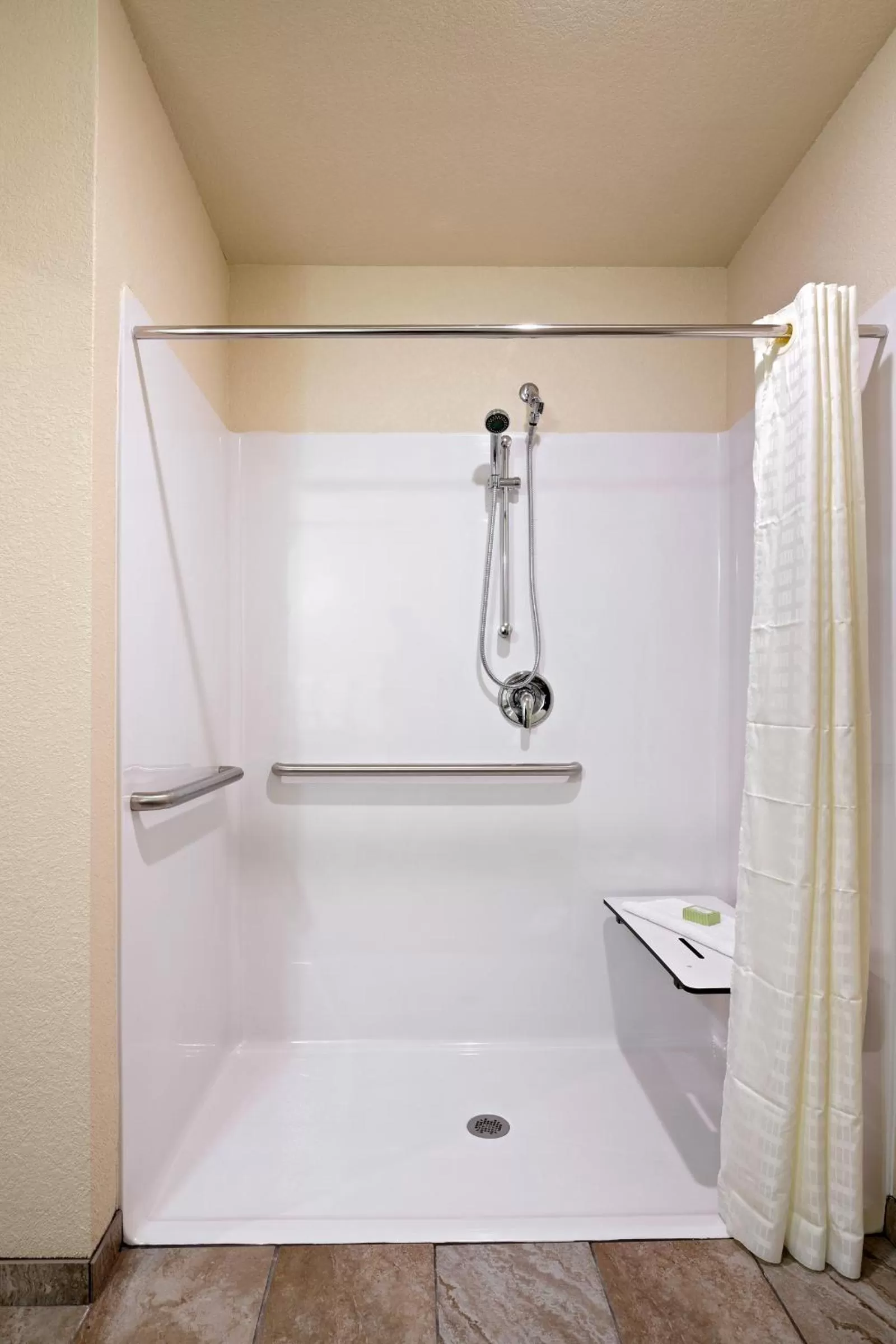 Shower in Cobblestone Inn & Suites - Yuma