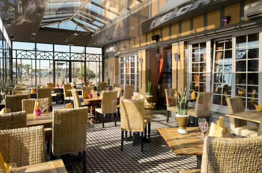 Restaurant/places to eat in Hotel restaurant La Pêcherie - Le manoir d'à coté - Les 5 ruches -Logis hôtels