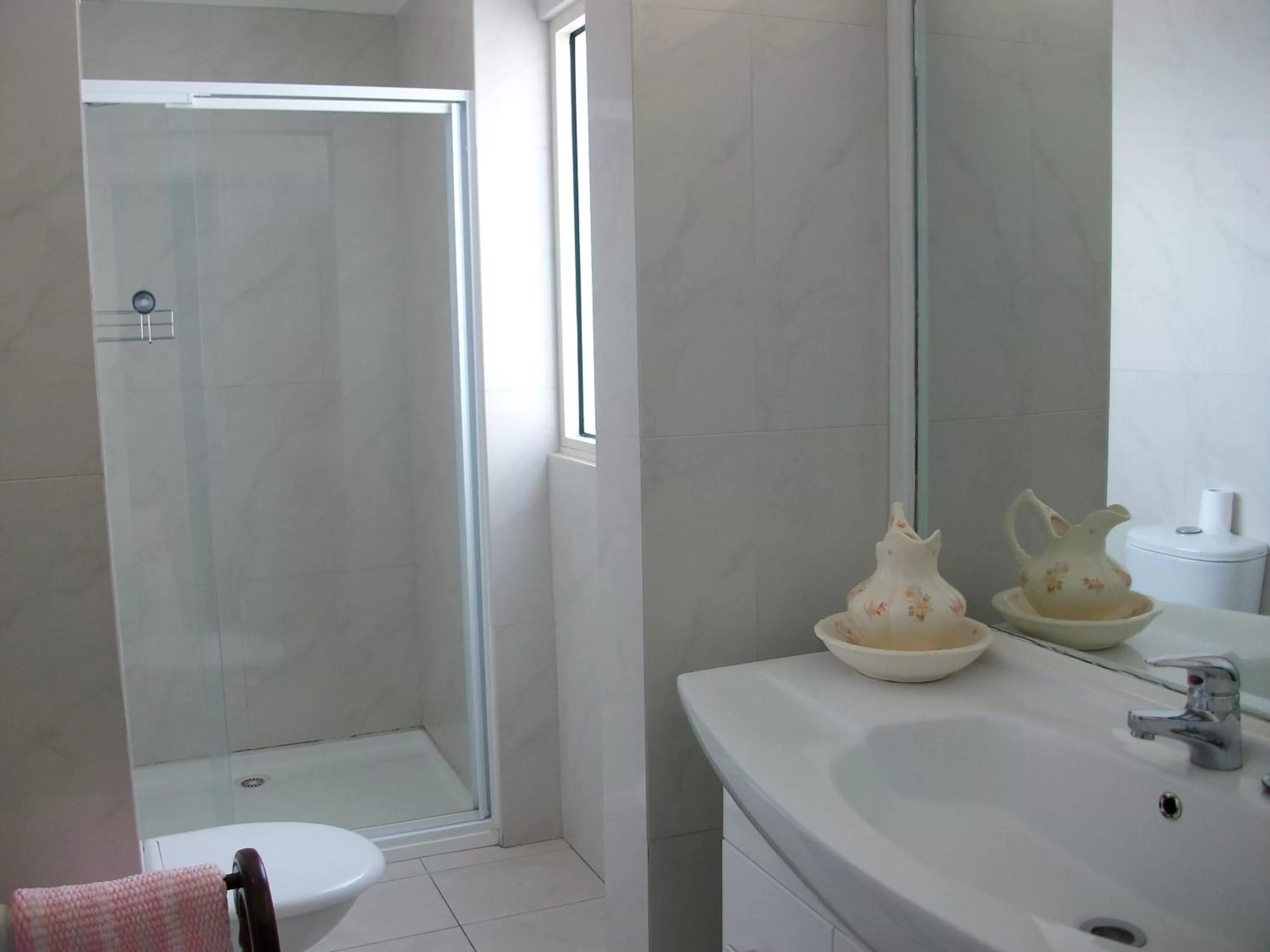 Bathroom in Stella's Dromana Hotel