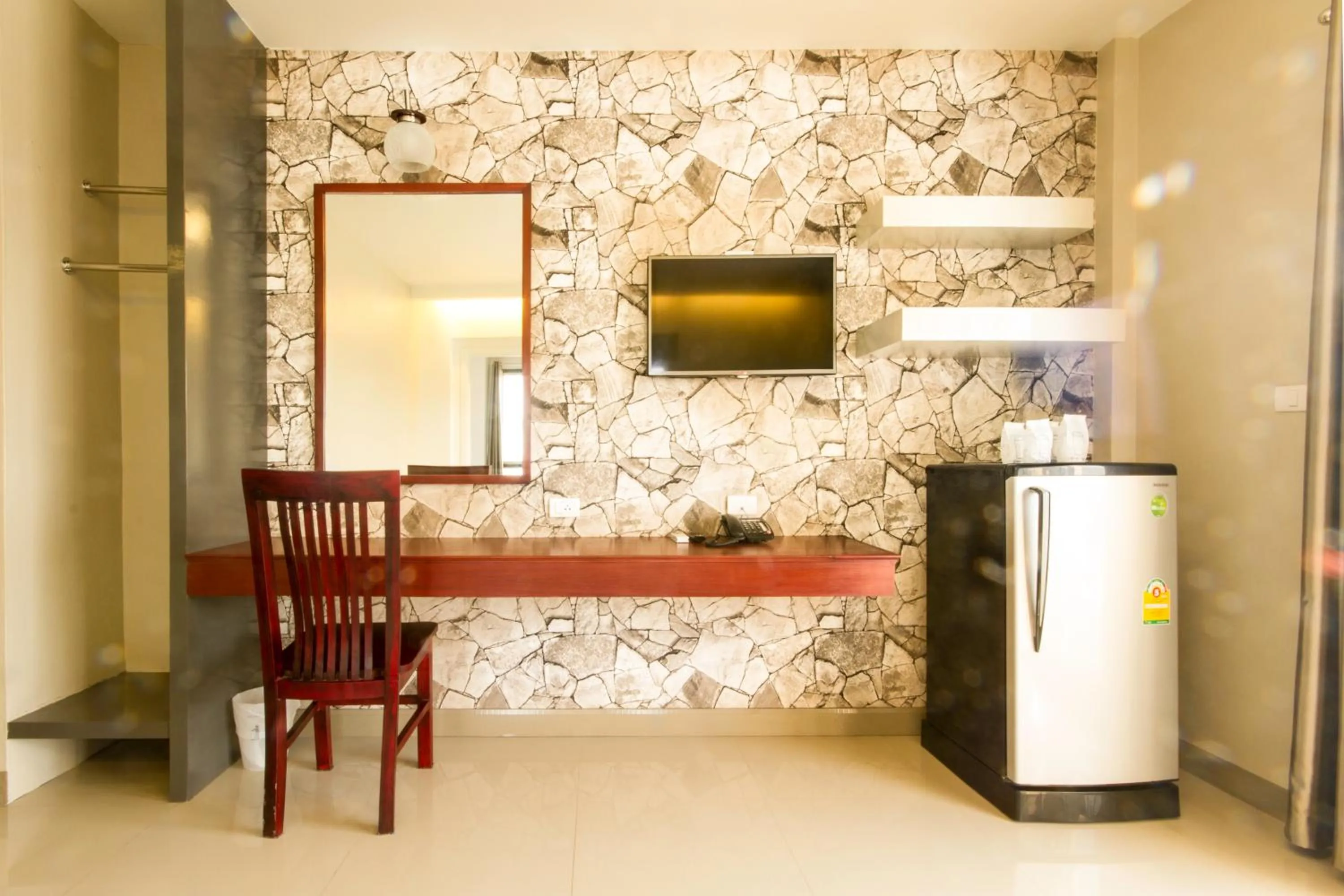 TV and multimedia in Bestiny Hotel & Restaurant Phetchabun