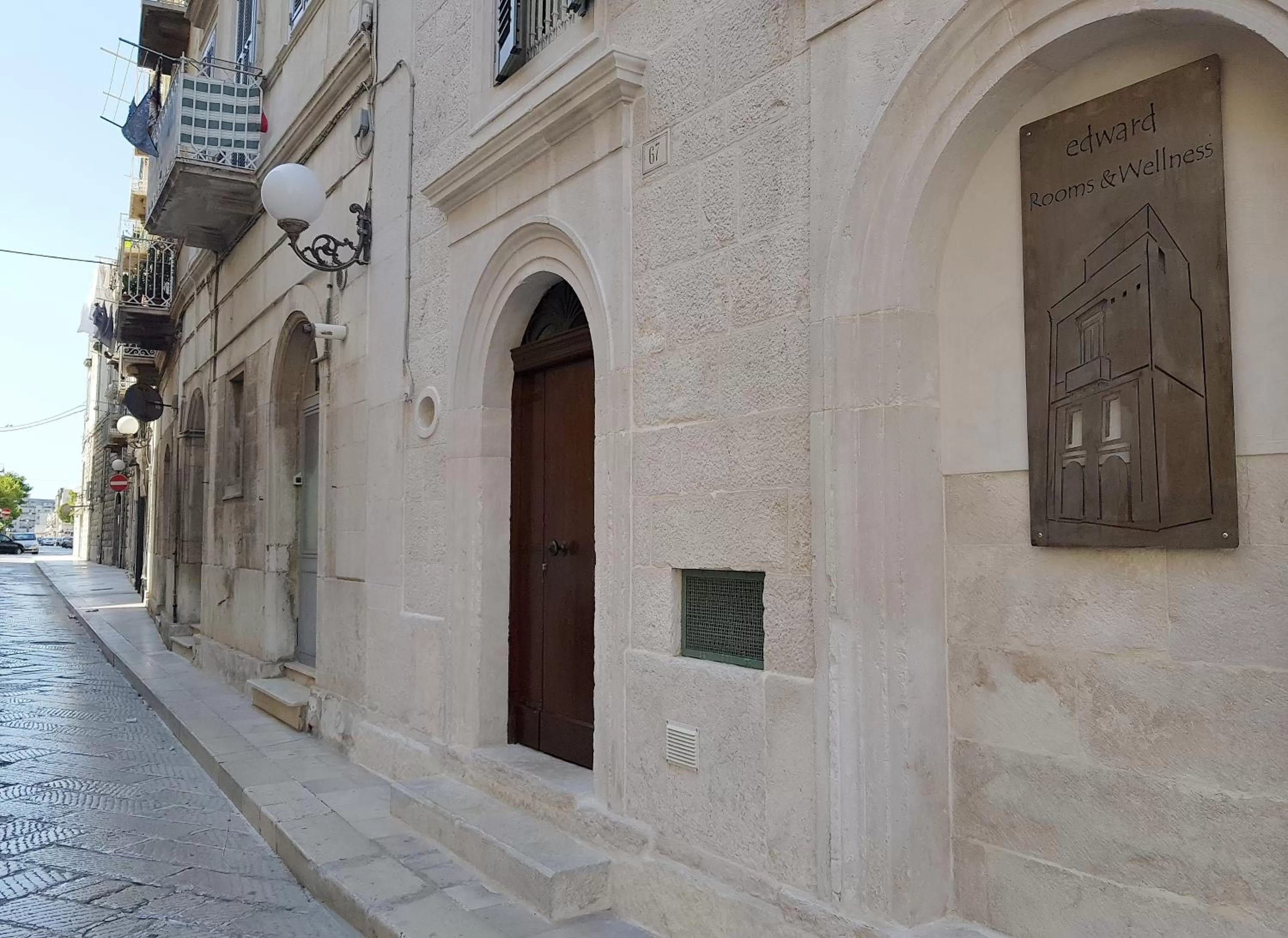 Property building in Edward Rooms & Wellness B&B