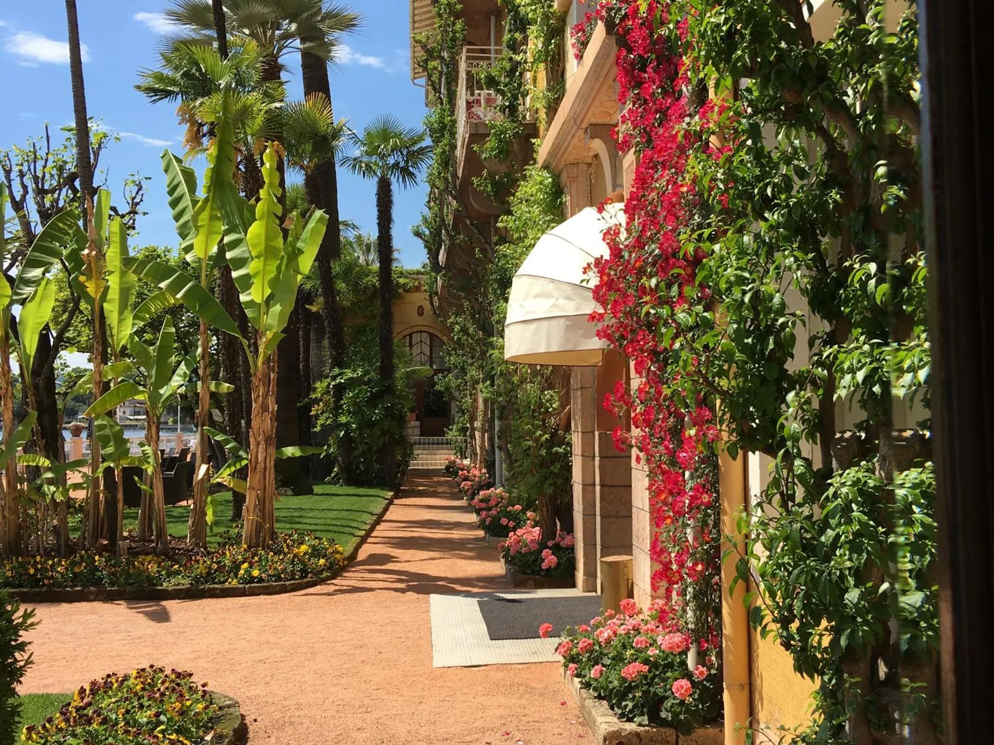 Facade/entrance in Grand Hotel Gardone