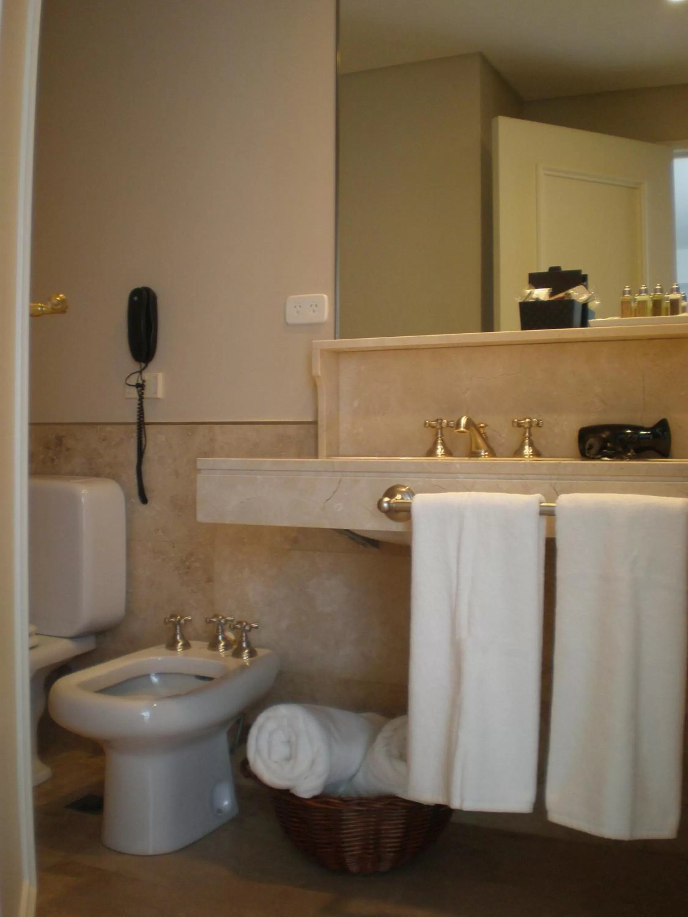 Bathroom in Hotel Club Frances