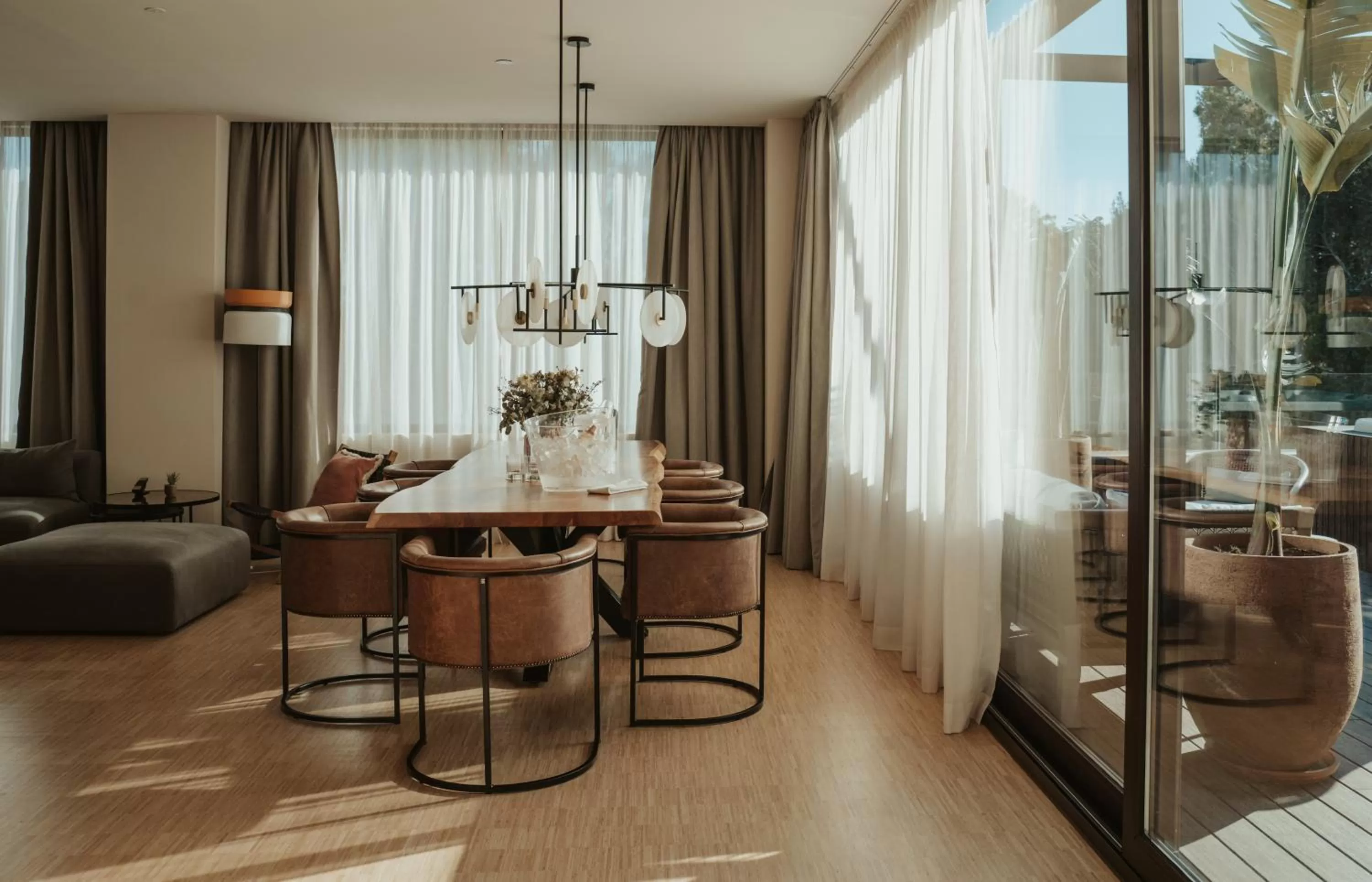 Living room in Kimpton Aysla Mallorca by IHG