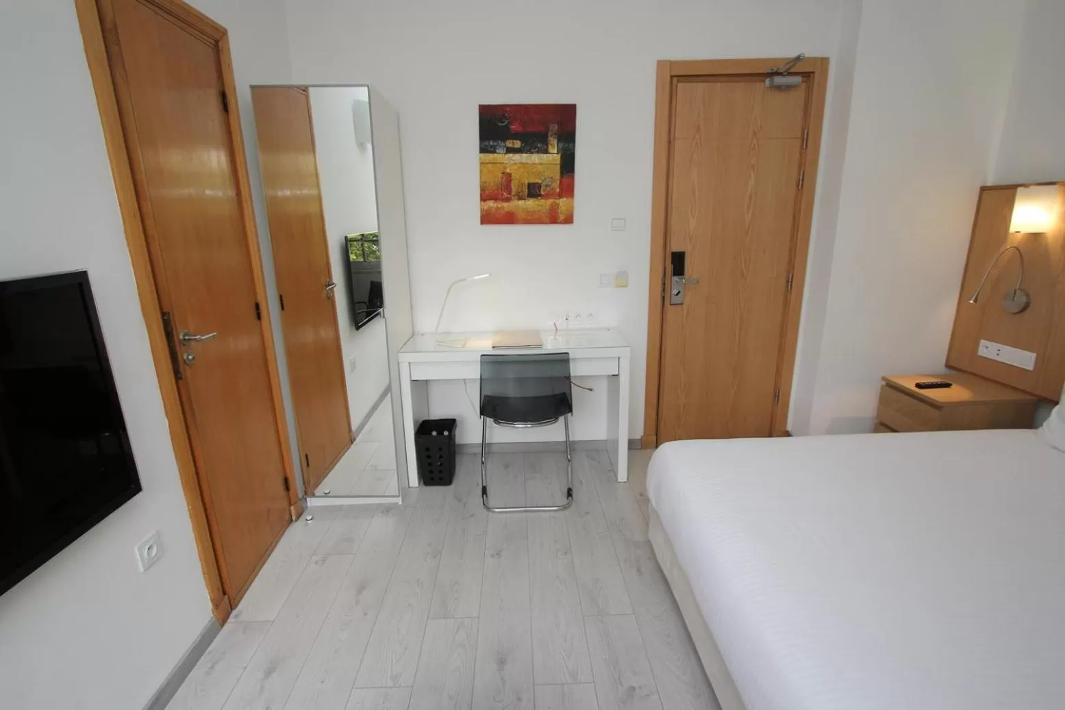 Swimming pool, Bed in Casablanca Suites & Spa