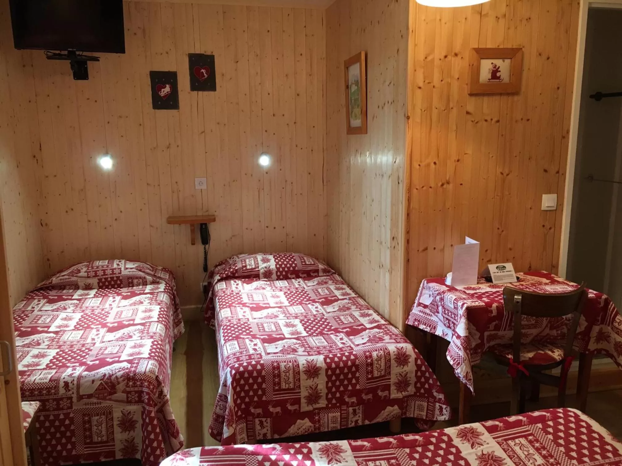 Bed in Hotel Les Granits