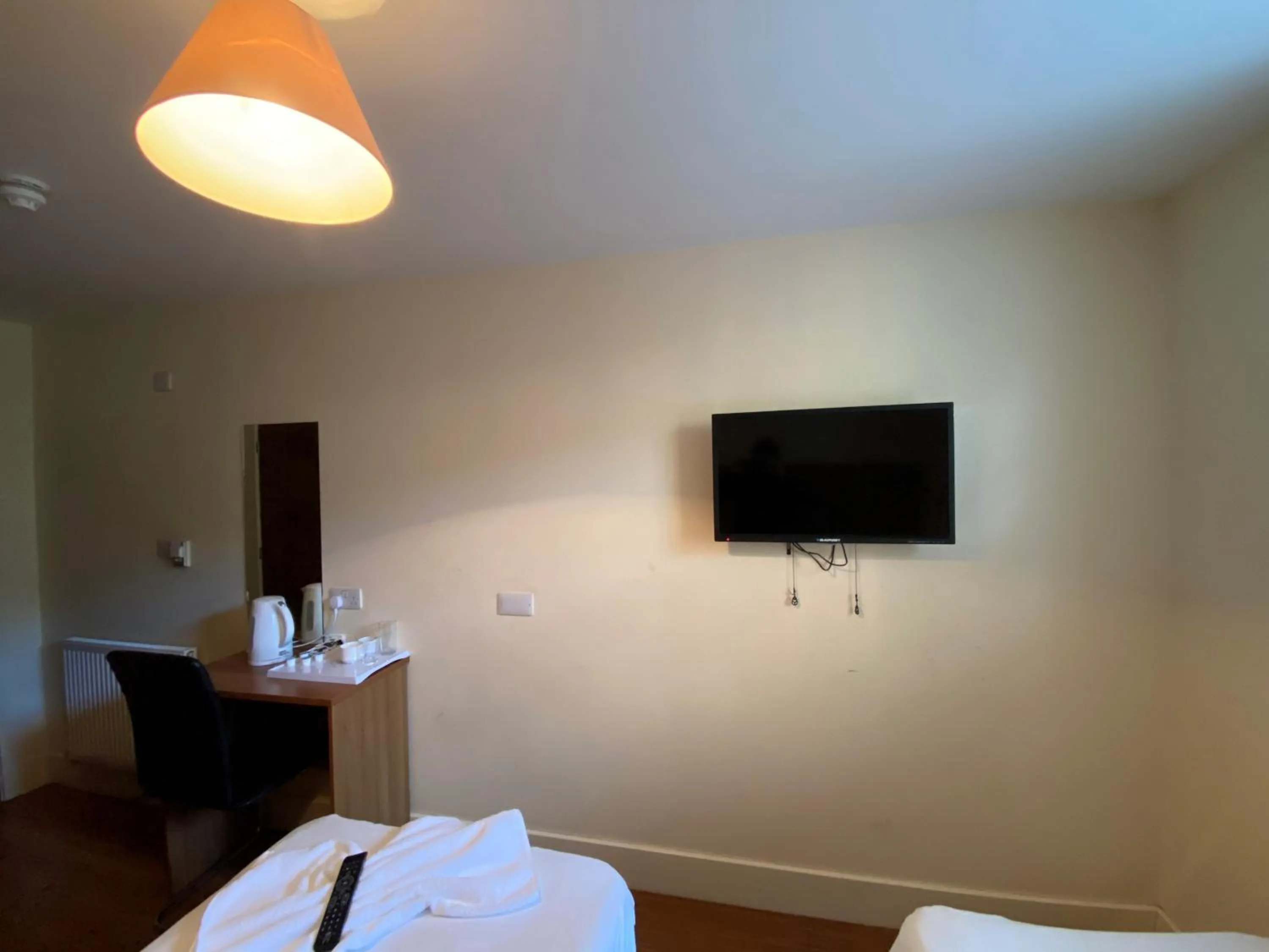 Bed in Wendover Arms Hotel